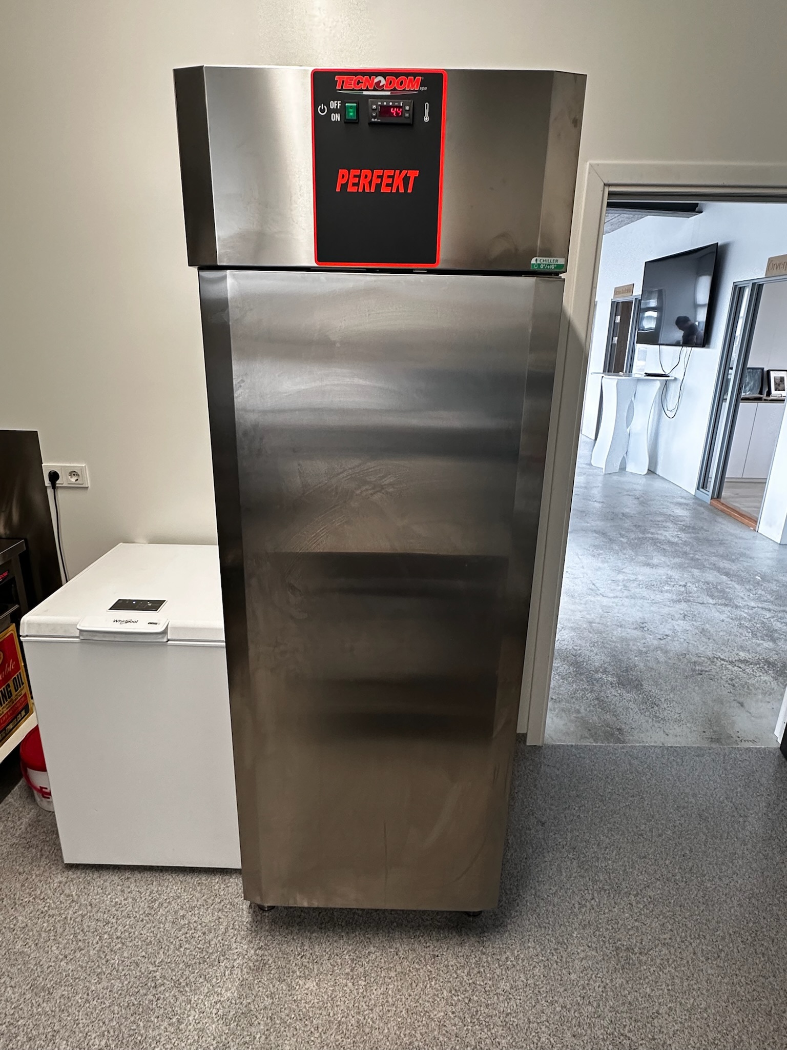 SELT / SOLD Tecnodom Perfekt 700 stálkælir frá BVT 3