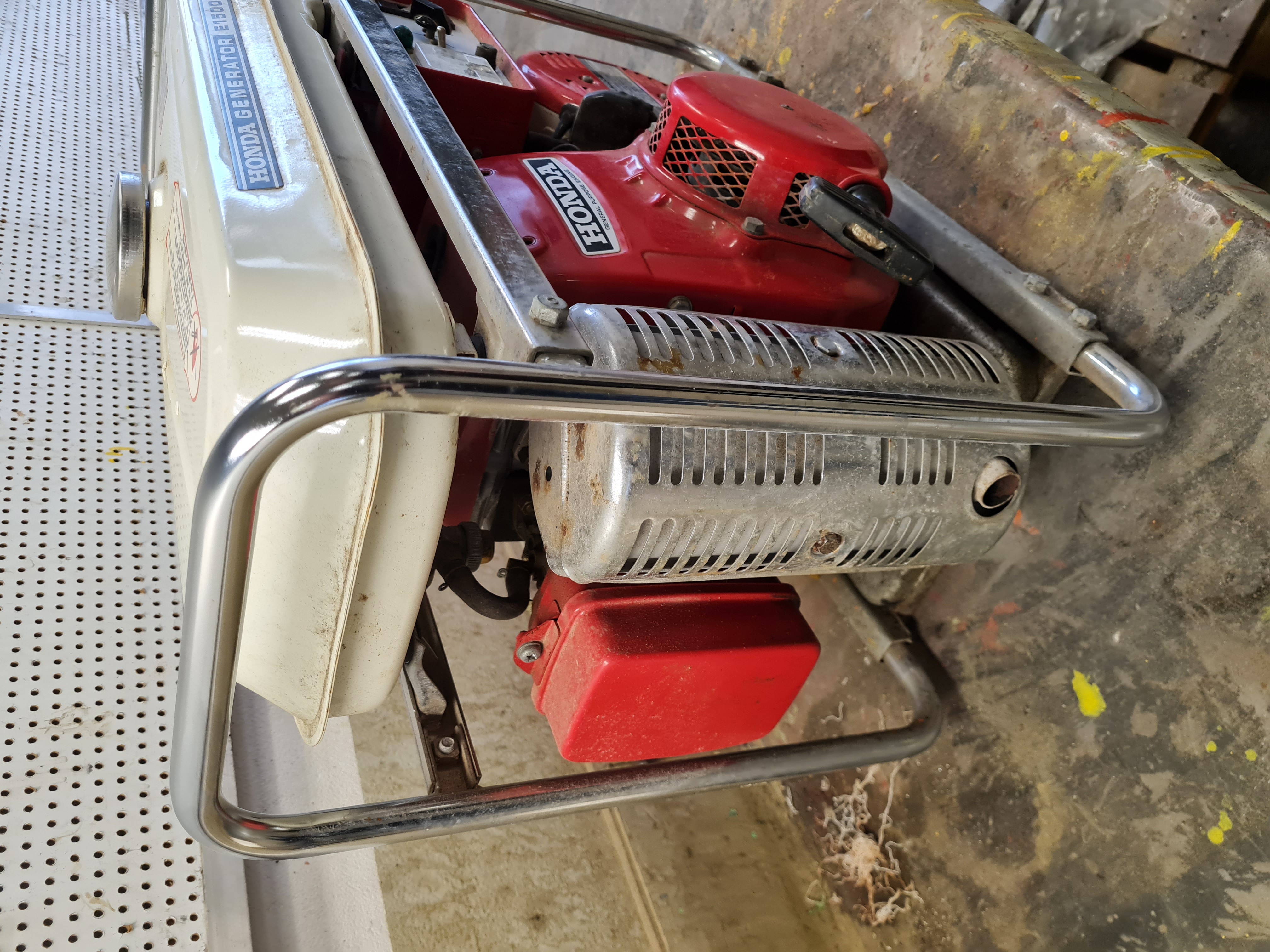 SELT / SOLD Rafstöð HONDA 3
