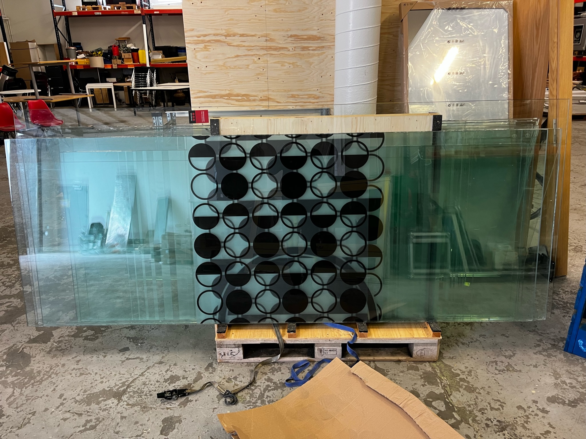 SELT / SOLD Glerveggir - hert gler 8