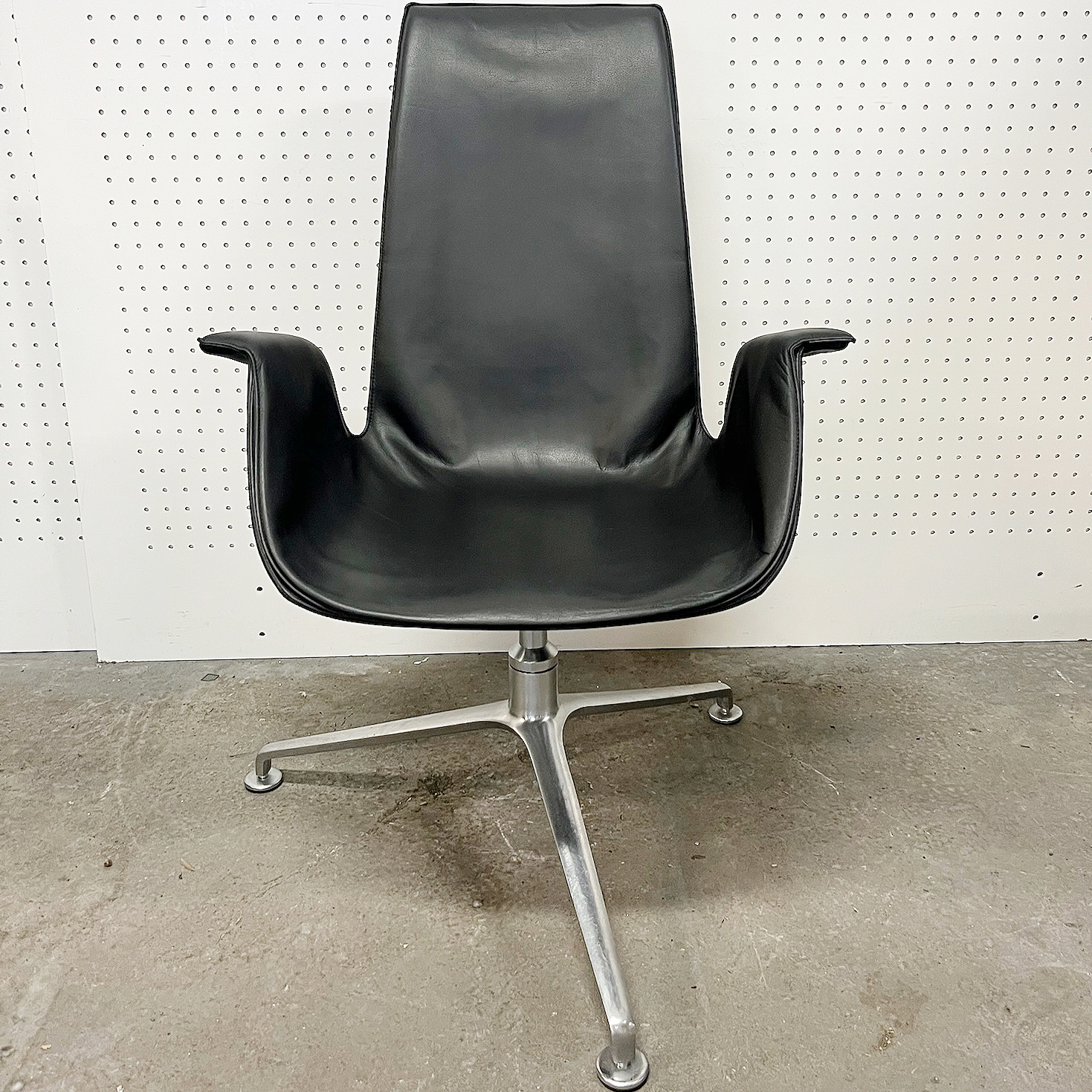 SELT / SOLD Walter Knoll hægindastóll á snúningsfæti