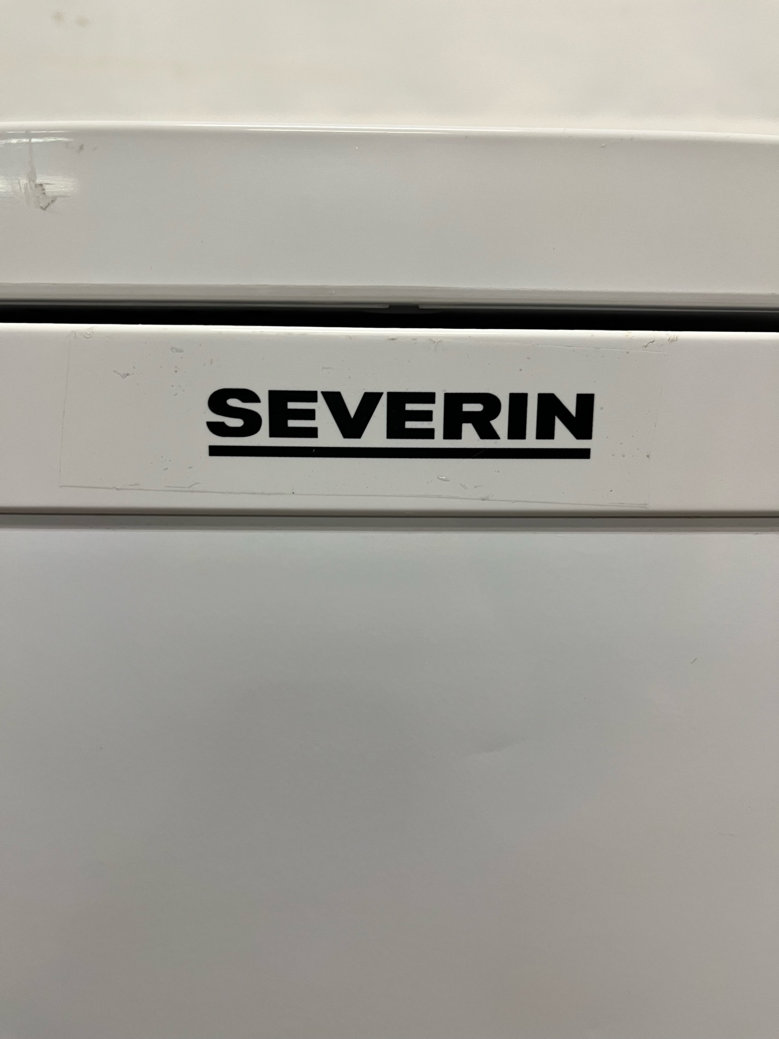SELT / SOLD Severin kæliskápur 7