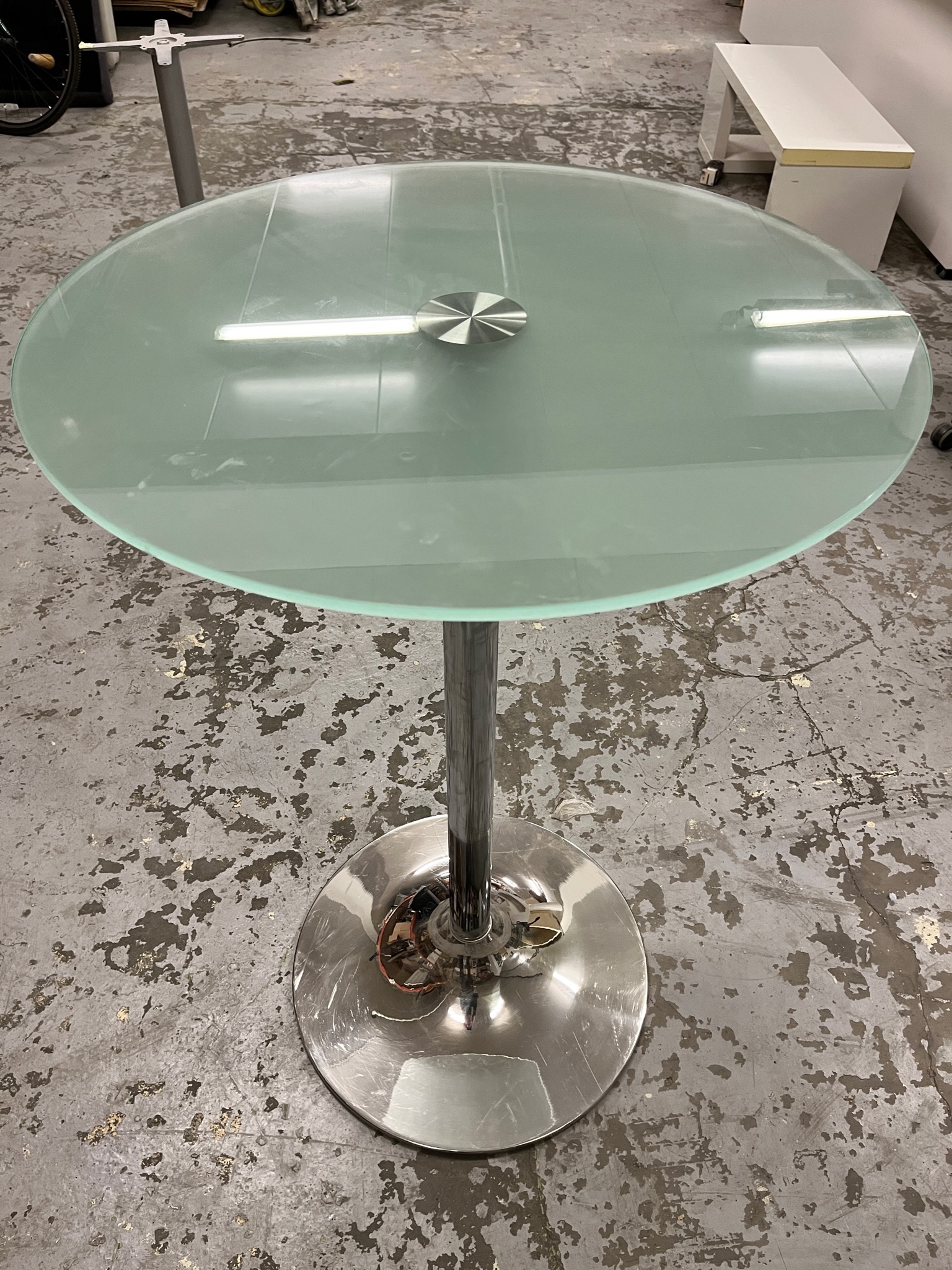 SELT / SOLD Hringborð (gler) - kokteilborð - B70sm. x H110sm.