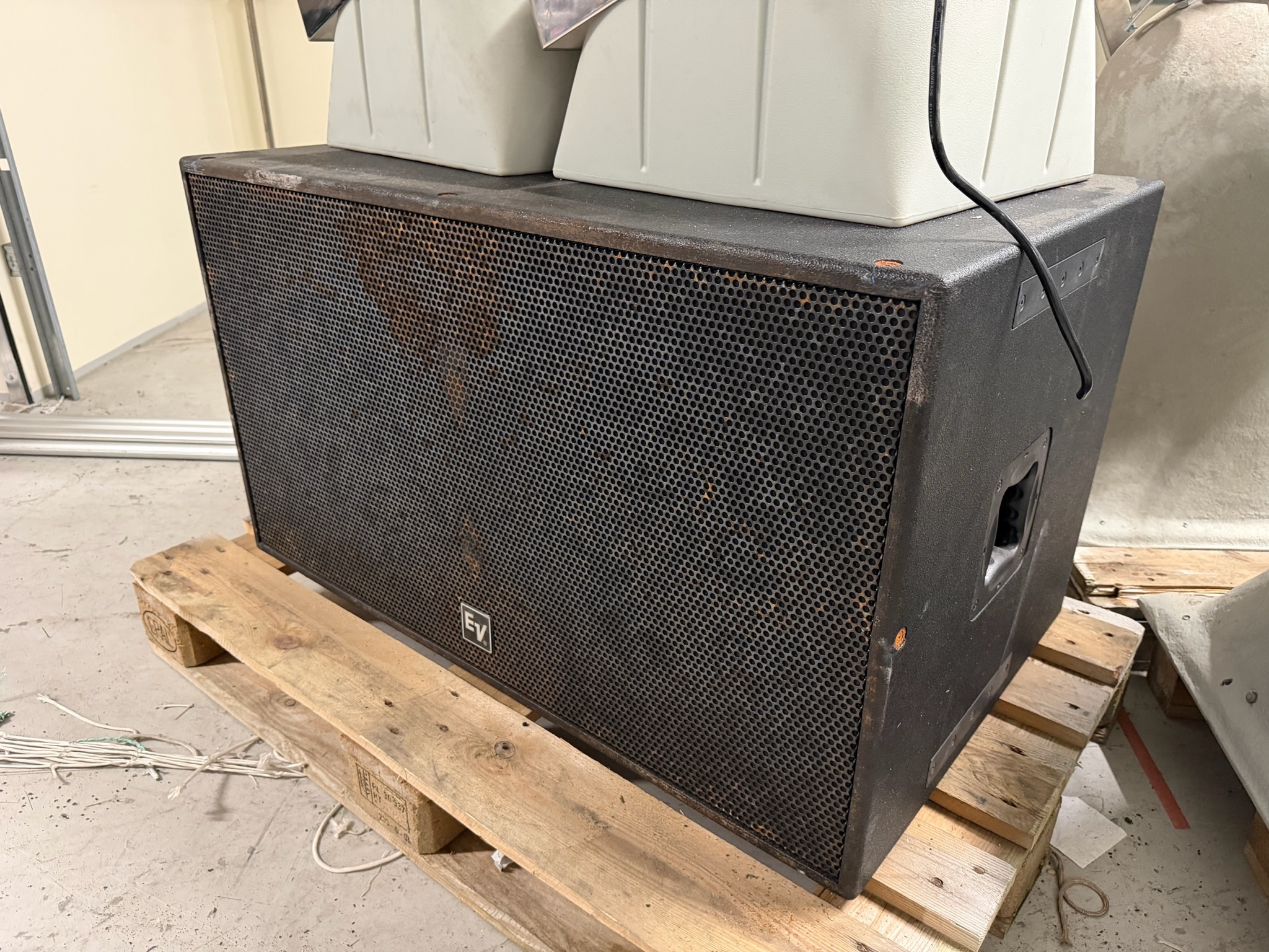 Electro Voice 18-inch subwoofer (2 stk.)