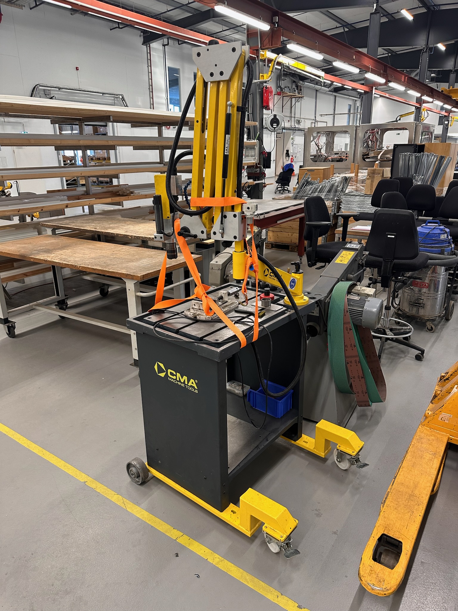 SELT / SOLD - CMA Machine Tools Rerm 24 c tapping vél- snikkvél 3