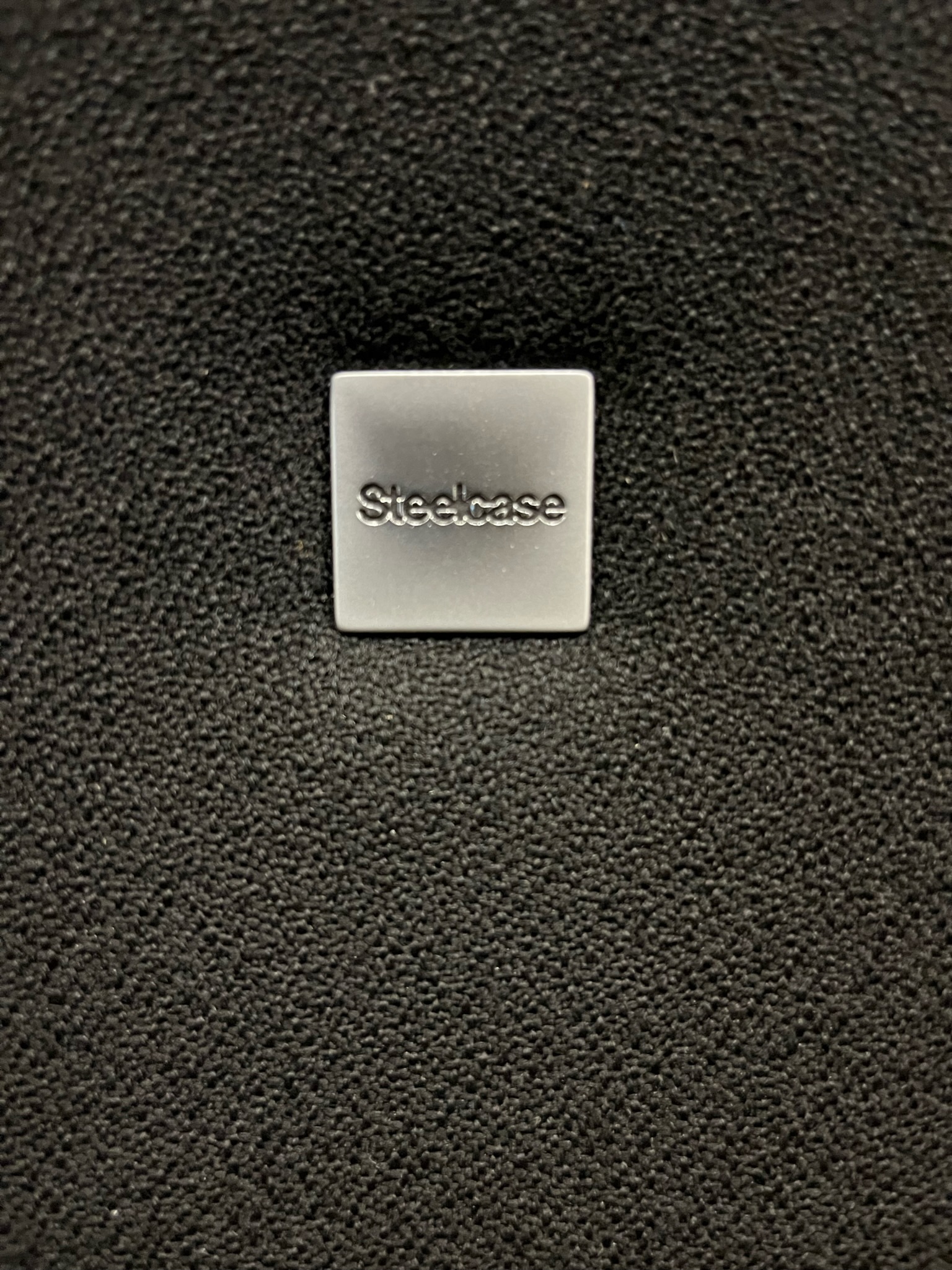 SELT / SOLD Flottur Steelcase skrifstofustóll með höfuðpúða 4