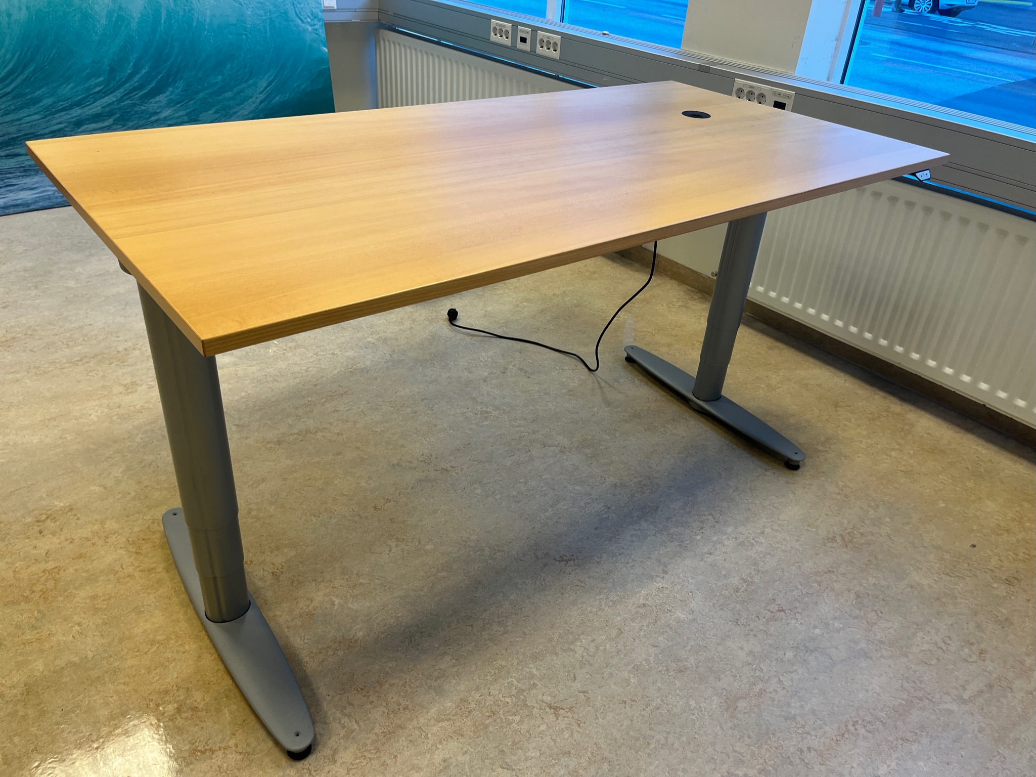 SELT / SOLD - Rafmagnsborð 160 x 80