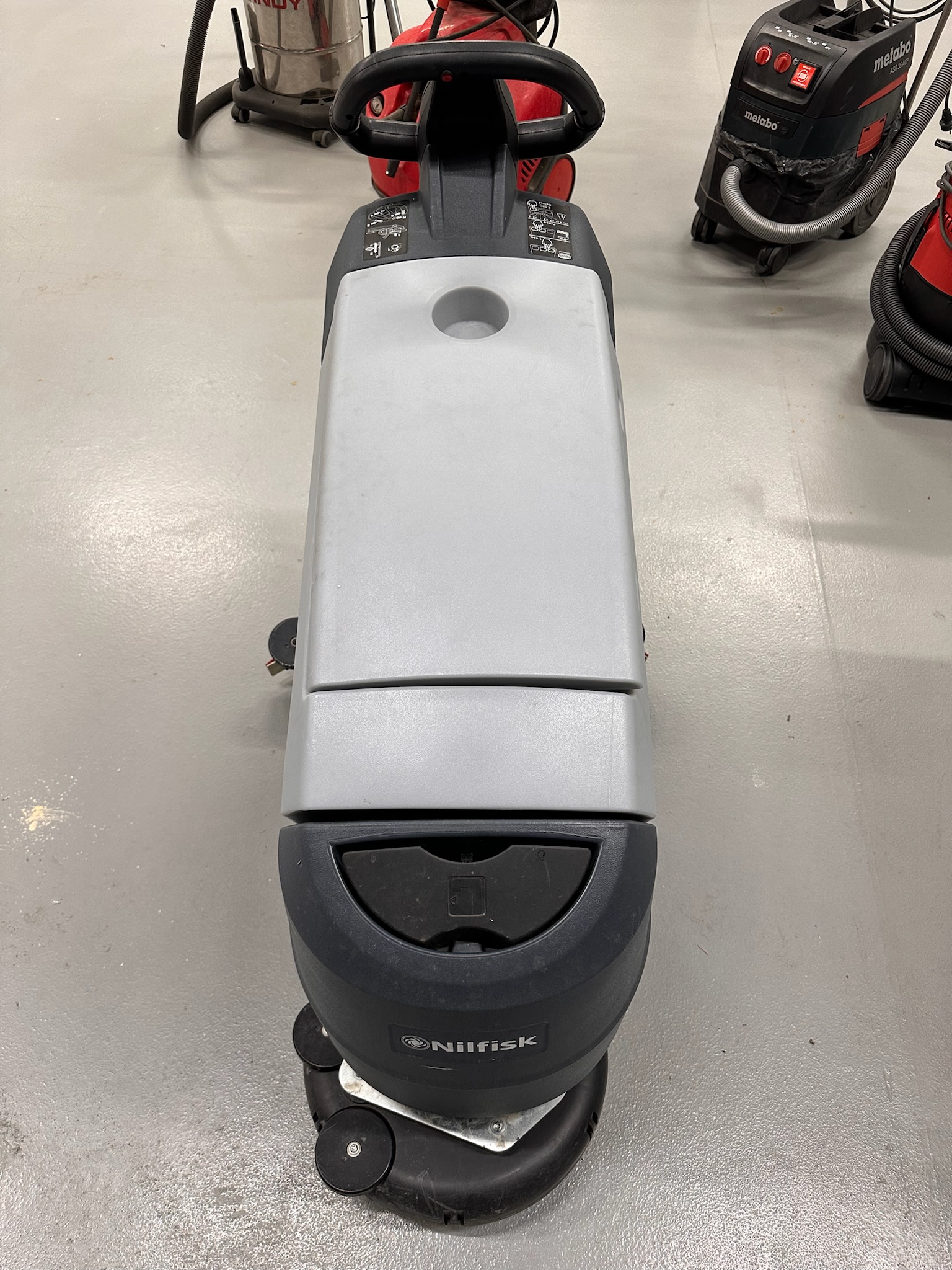 SELT / SOLD - Öflug Nilfisk CA401 skúringavél - 2018 7