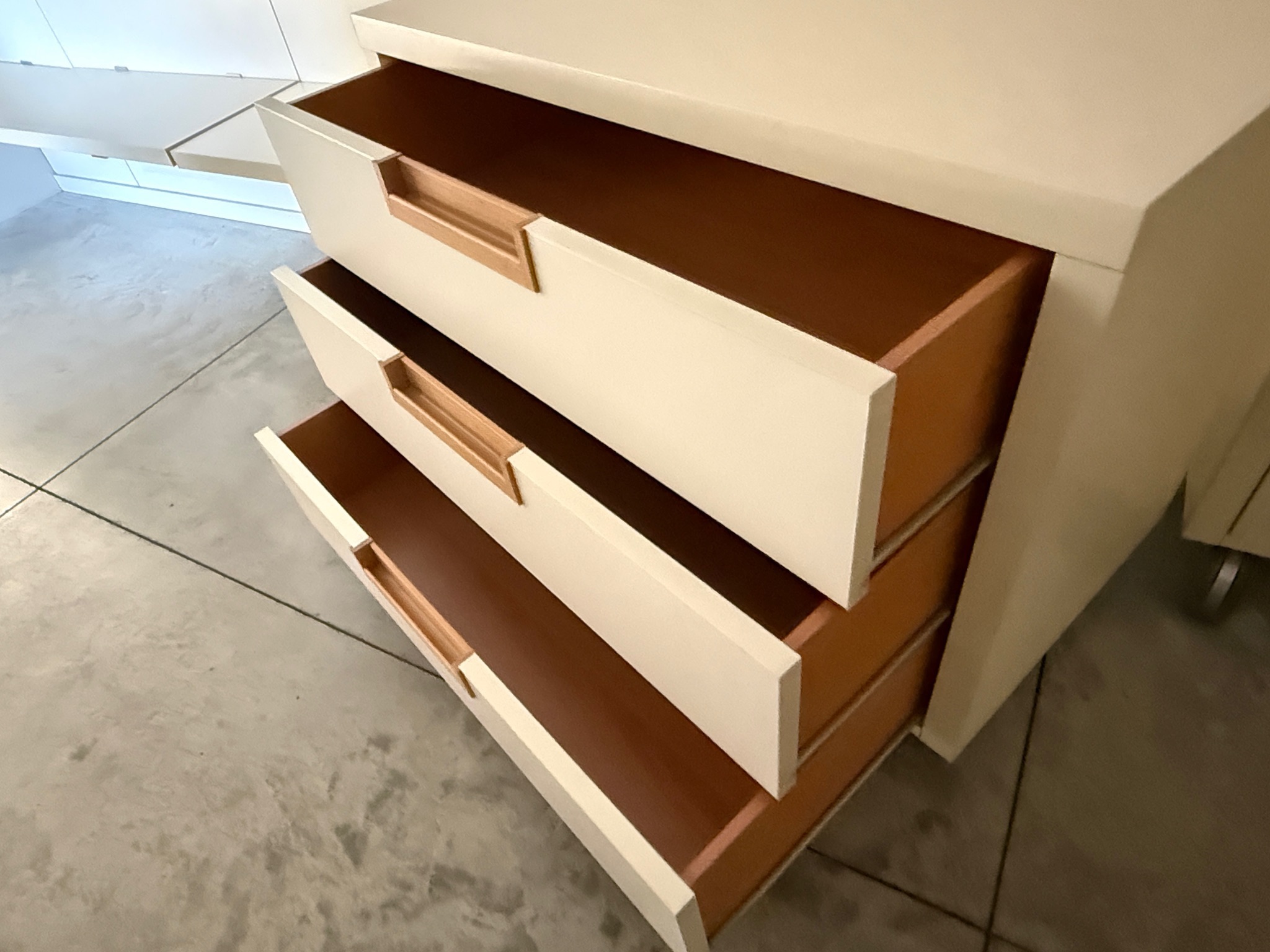 SELT / SOLD Tisettanta fataherbergi / Walk-In closet / Spegill 12 lengdarmetrar 10