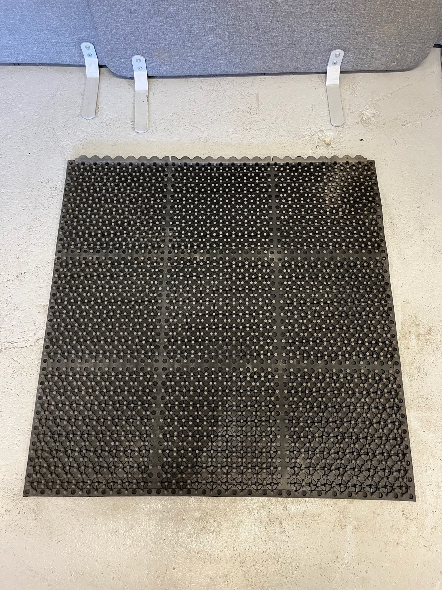 SELT / SOLD - Gúmmímotta, 90 x 90 sm. (~10fm.) 3