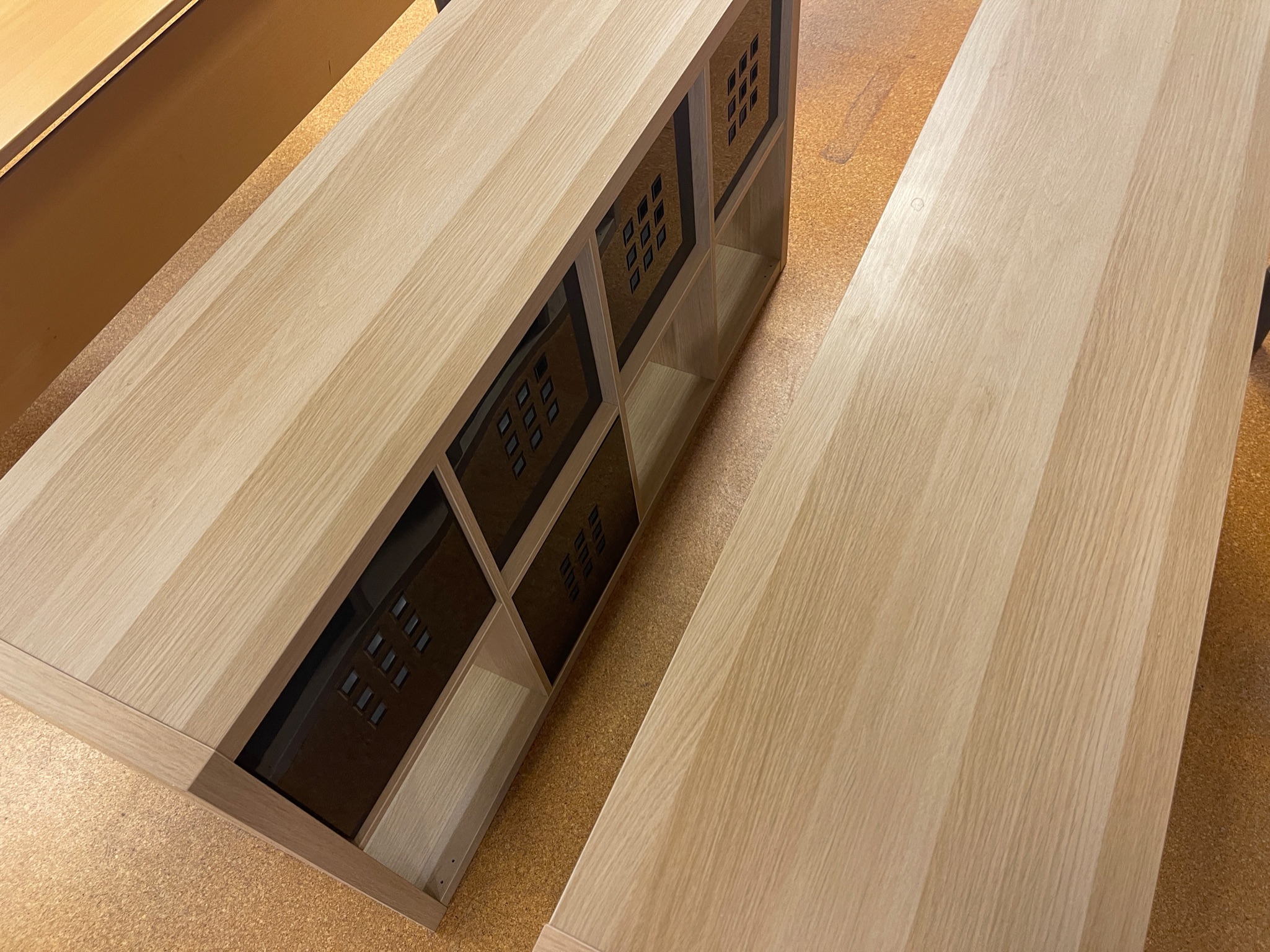 SELT / SOLD IKEA KALLAX 2x4 hillur - 2 stk til 5