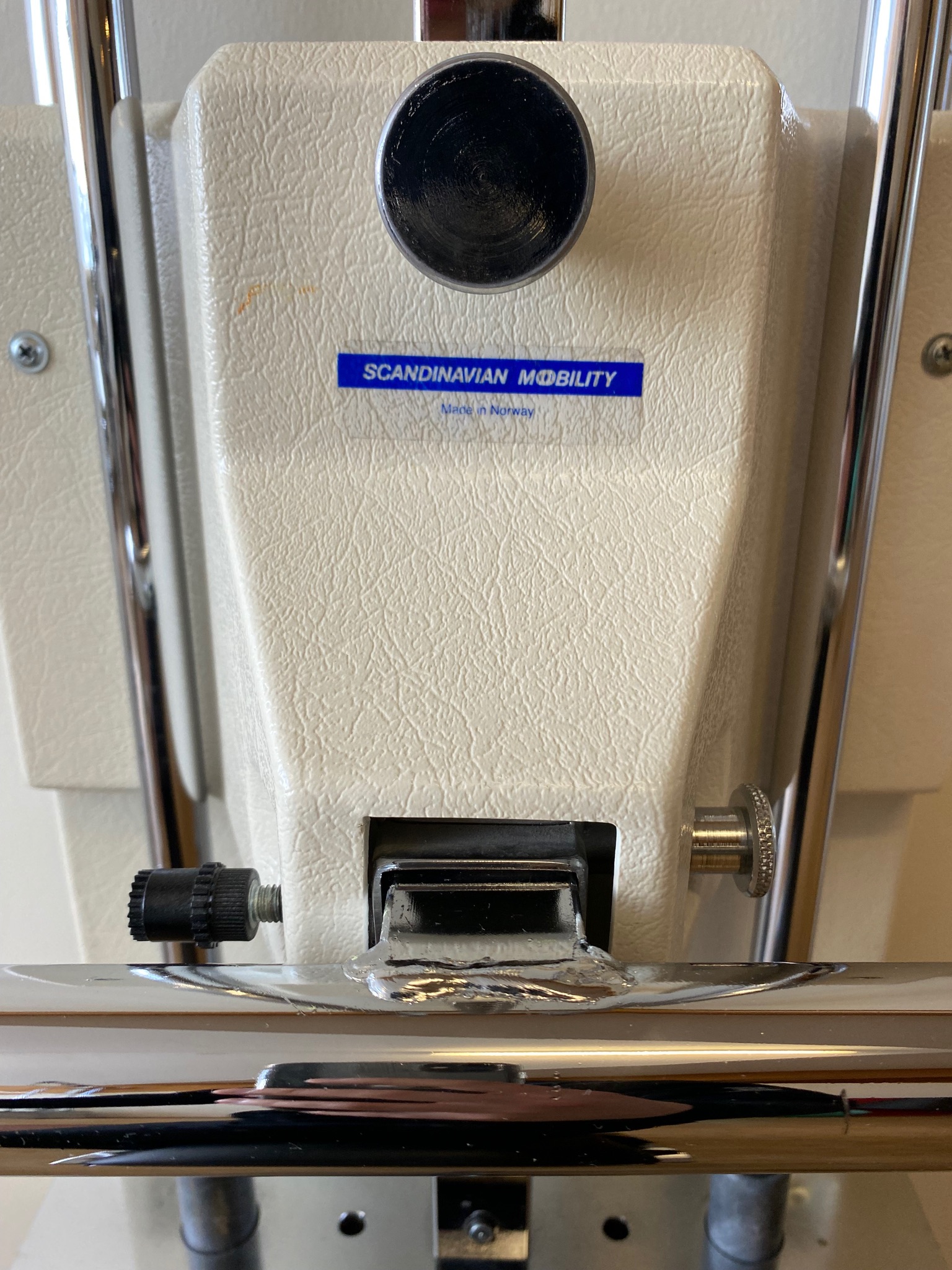 SELT / SOLD Pressutæki / Chest-Shoulder press 14