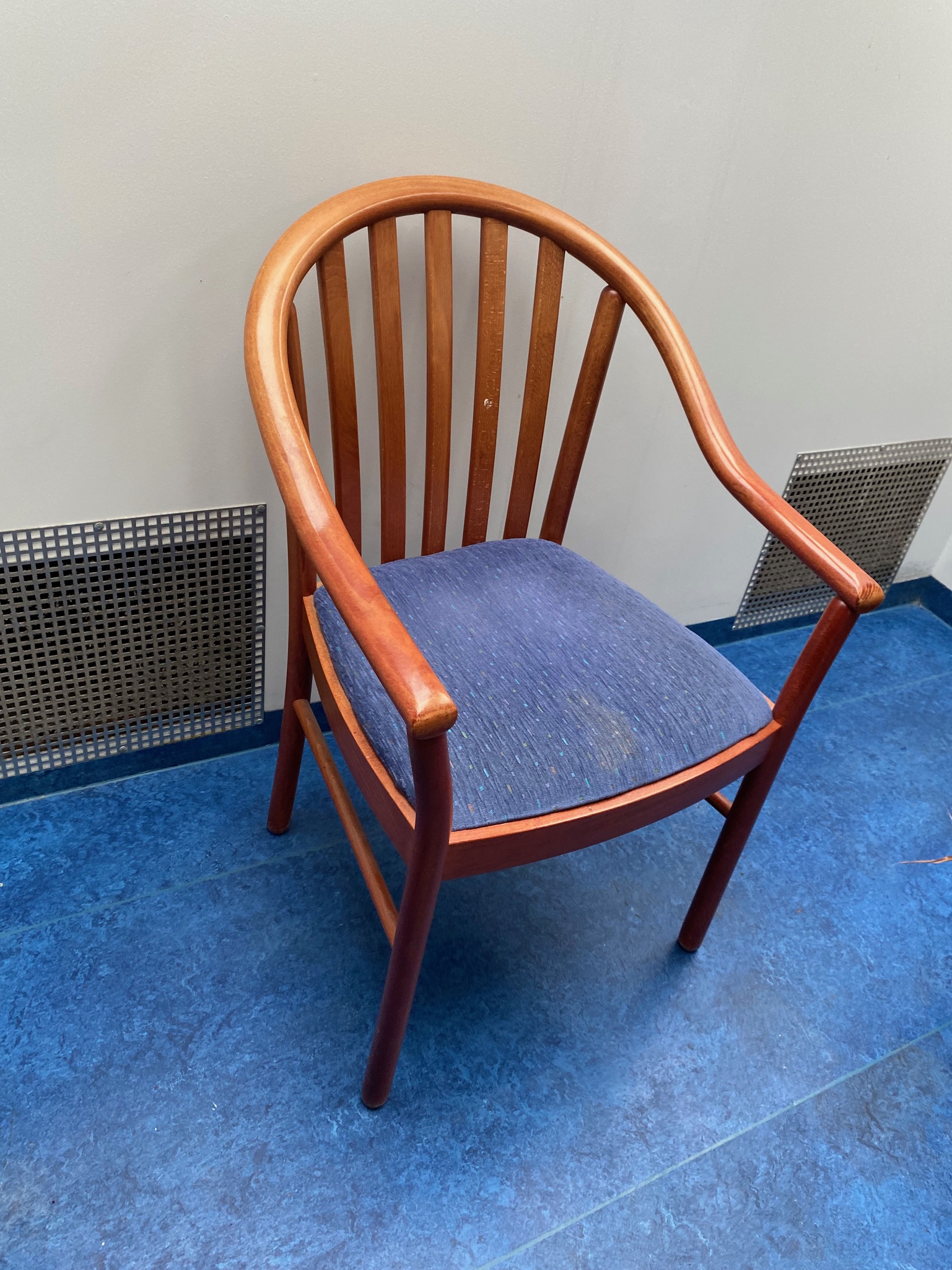 SELT/SOLDVandaðir eldhússtólar - borðstofustólar - mötuneytisstólar (60 stk.) 4