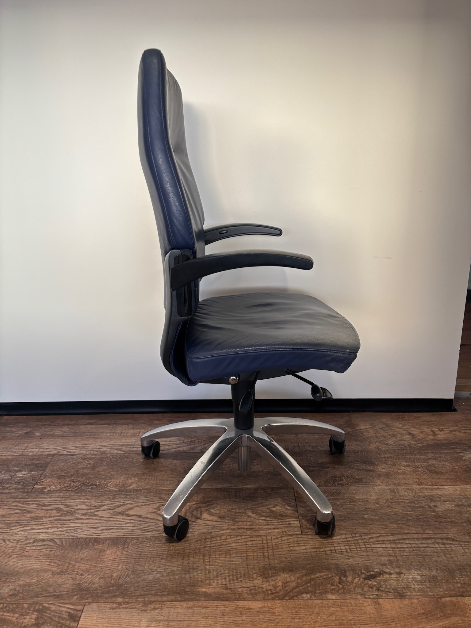 SELT / SOLD rabert fundarstólar frá Pennanum (7 stk.) 2