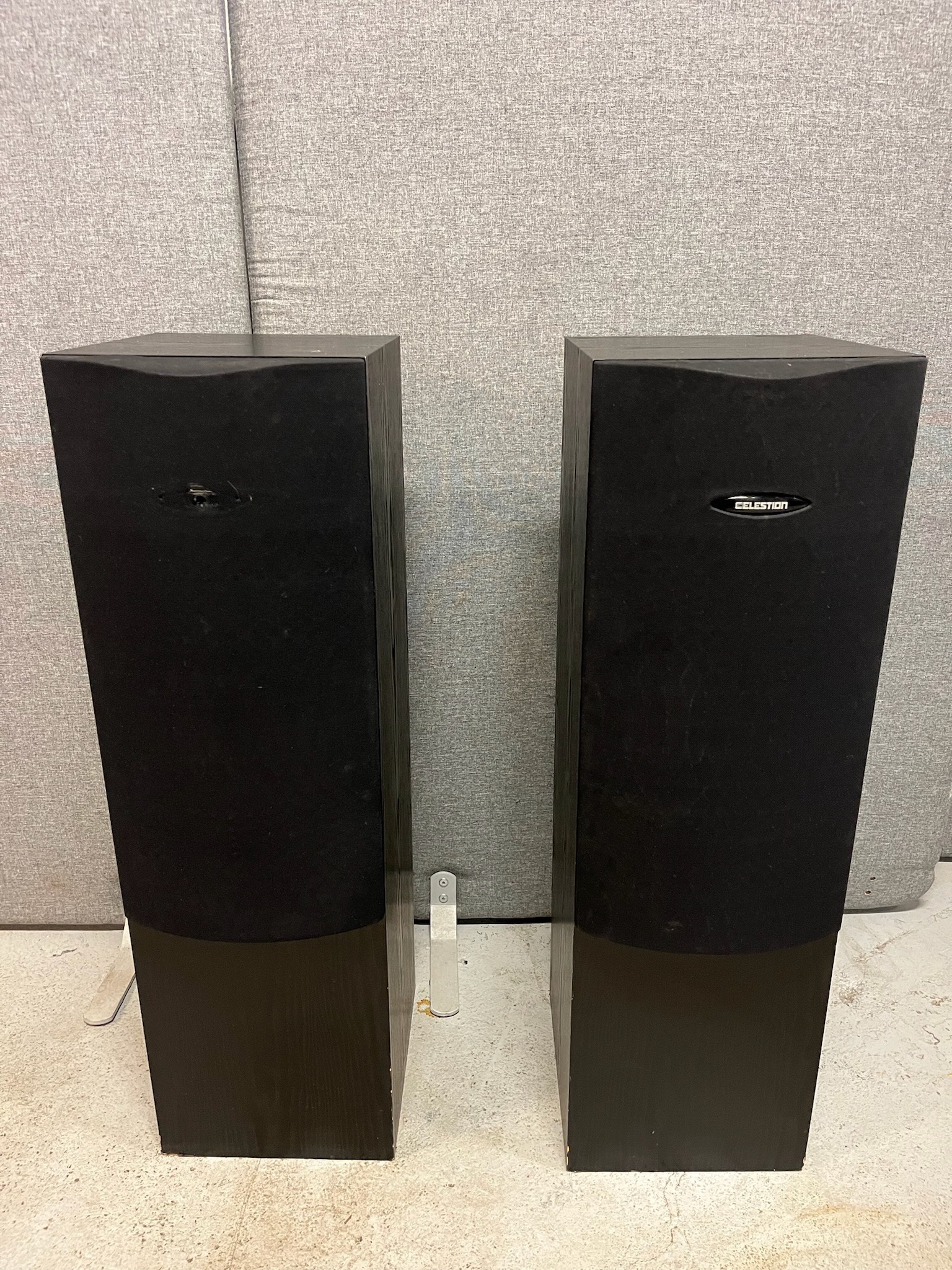 SELT / SOLD Celestion hátalarar, 175W H90 x L34 x B27 sm. 2