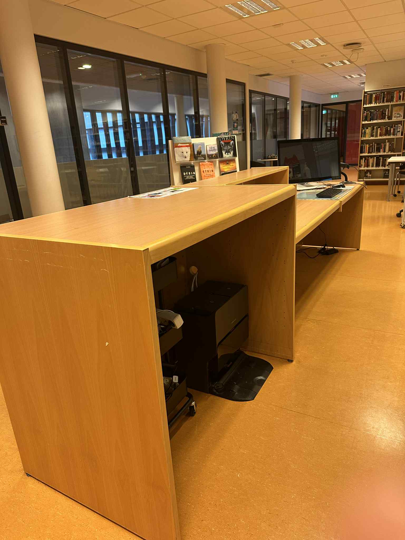 SELT / SOLD afgreiðsluborð fyrir verslanir - skóla - fyrirtæki - Pnr. 4