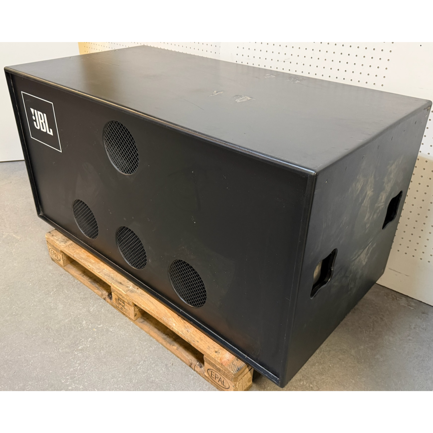 JBL TCB – Triple Chamber bassaeiningar (10 stk) - Sambíóin Álfabakka 2