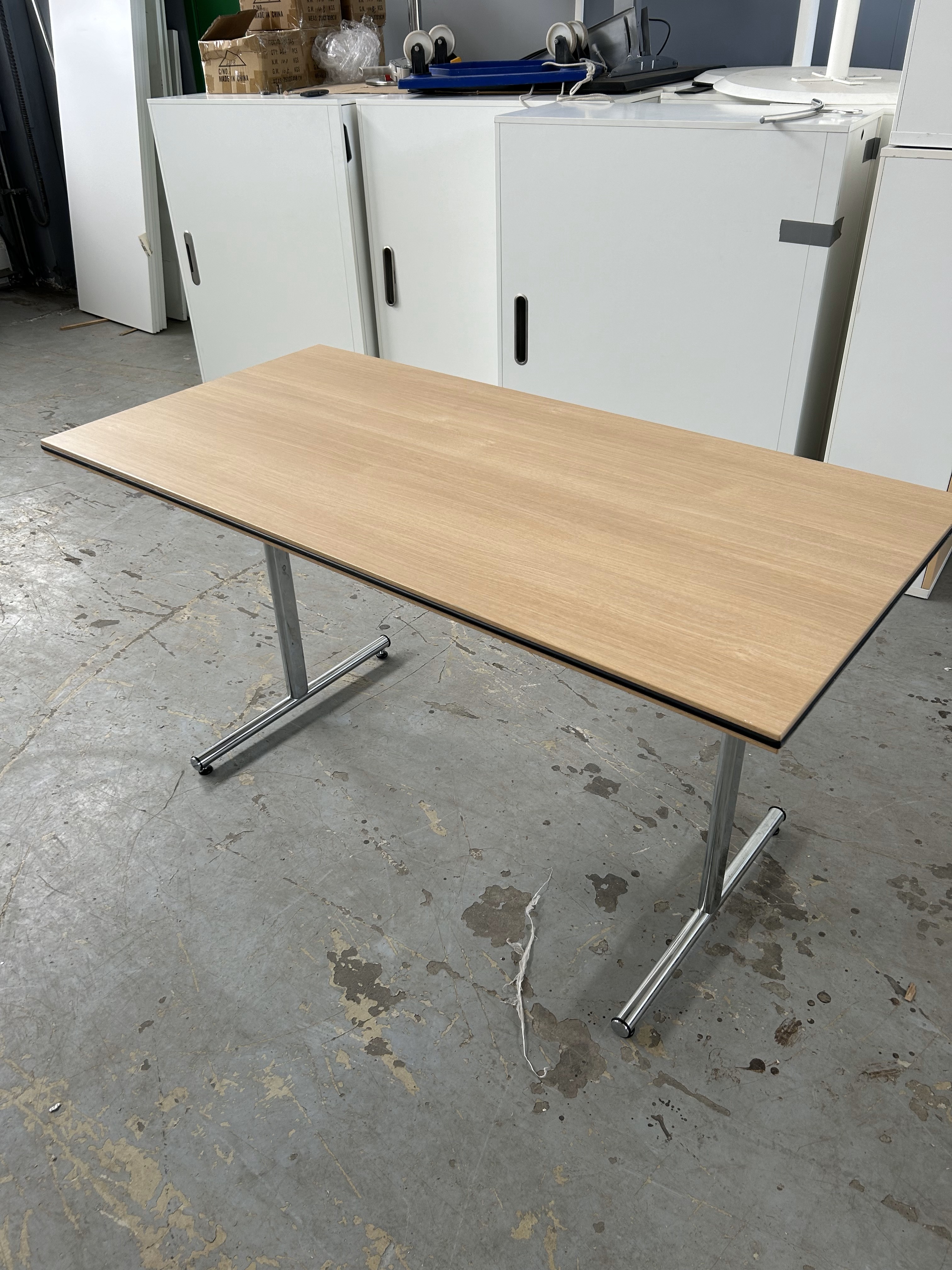 SELT / SOLD Felliborð 140x69cm
