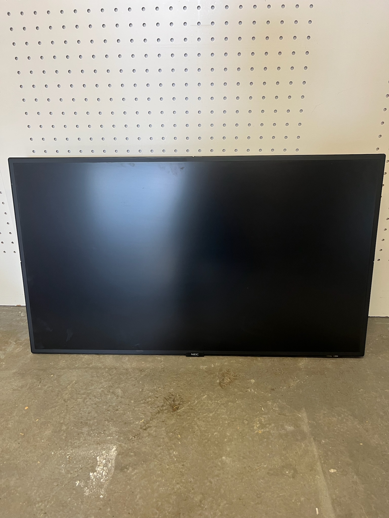 SELT / SOLD NEC upplýsingaskjár með veggfestingu, LCD, 40'', 24/7