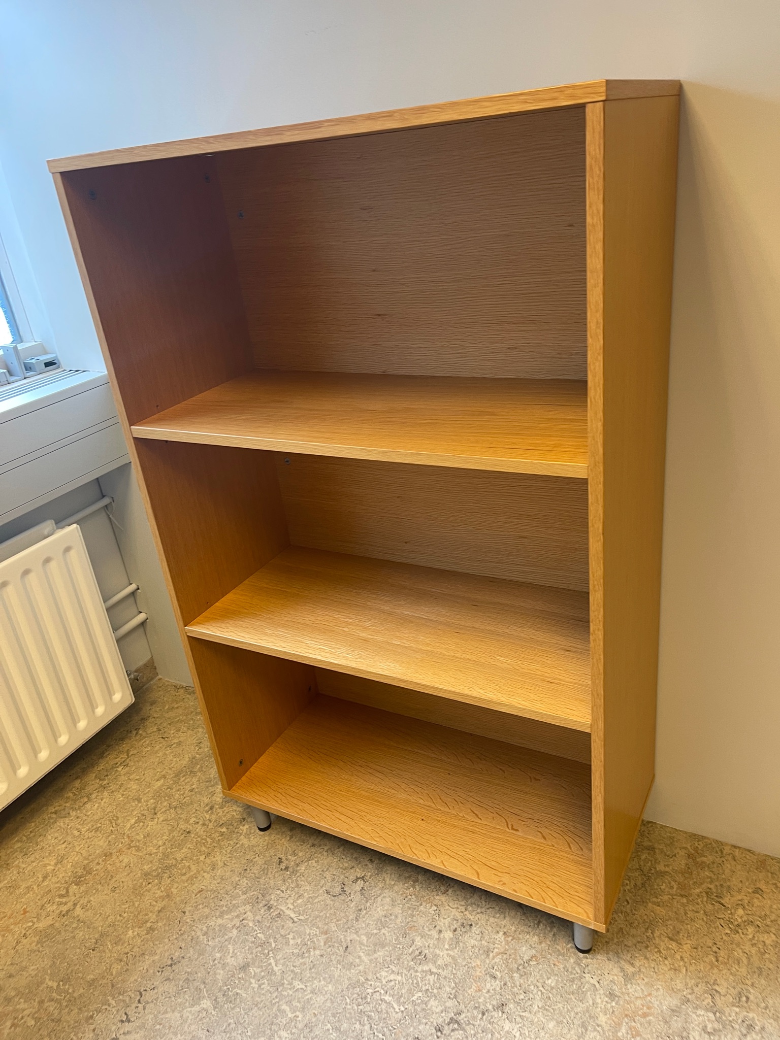 SELT / SOLD Skrifstofuskápur eik