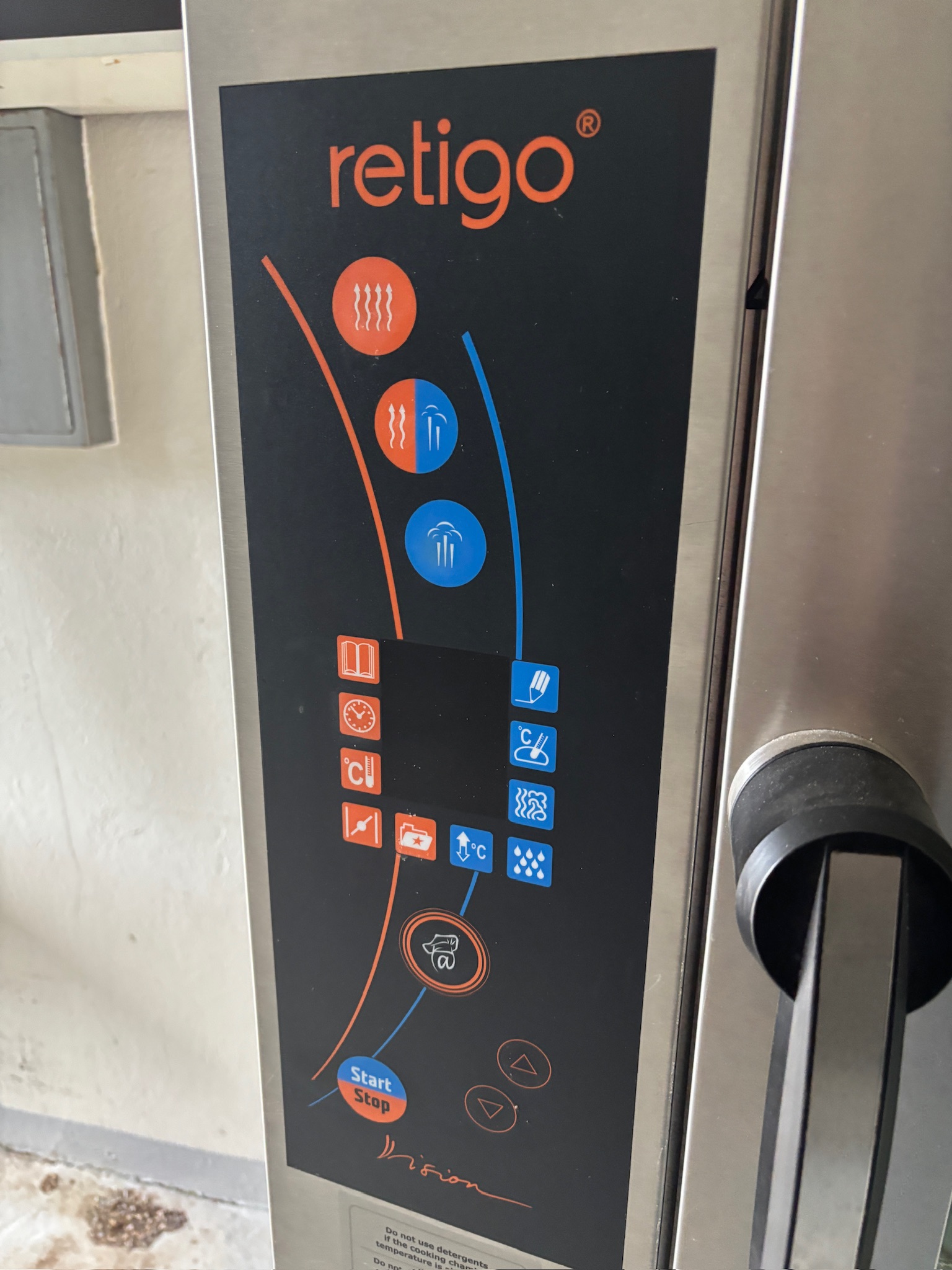 SELT / SOLD Retigo Orange Vision O 611 iC á gufuofn á standi, 6 skúffur 6