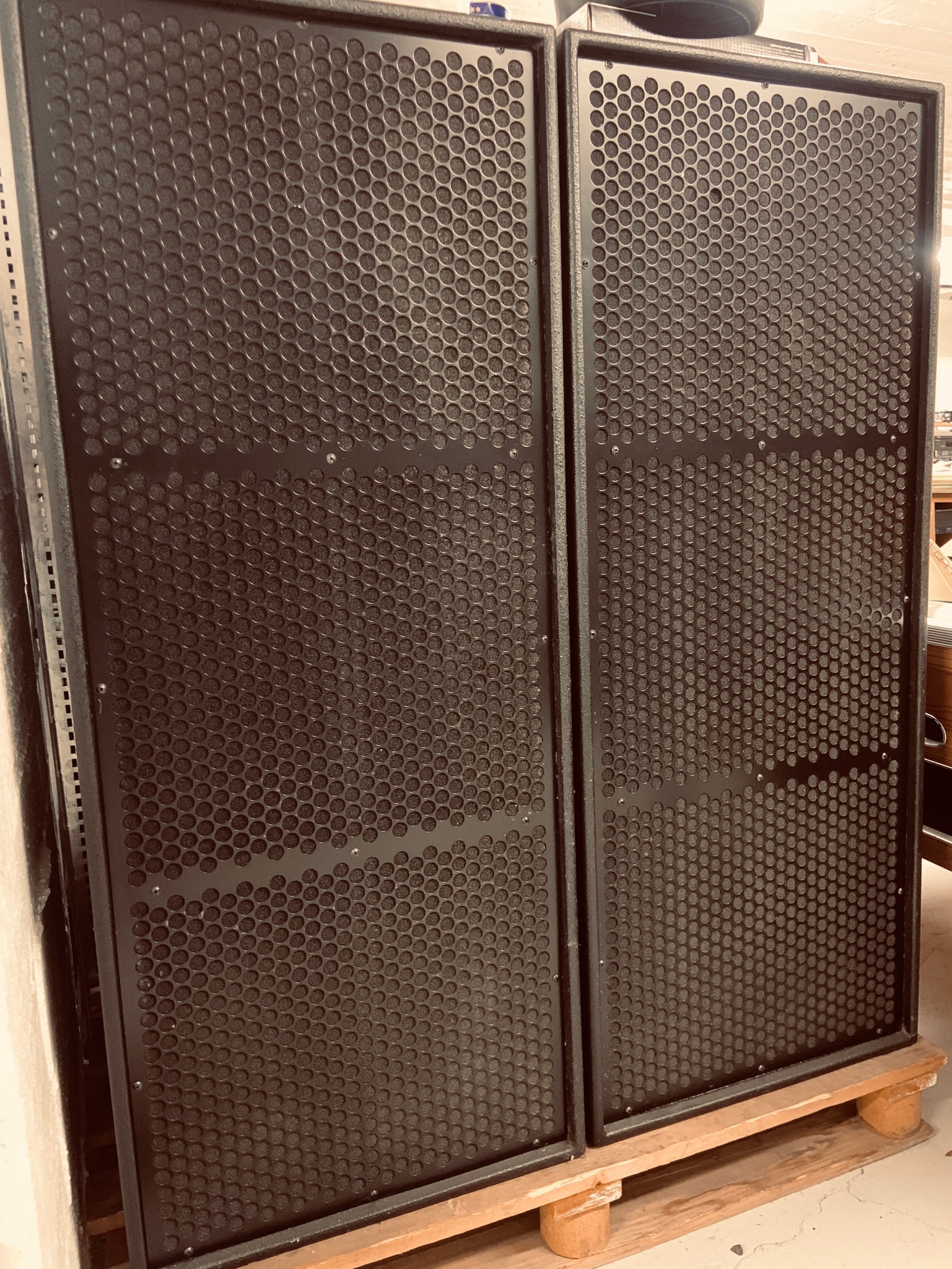 SELT / SOLD Turbosound Subwoofer Athens TSW-218 Dual 18" Horn Loaded 4