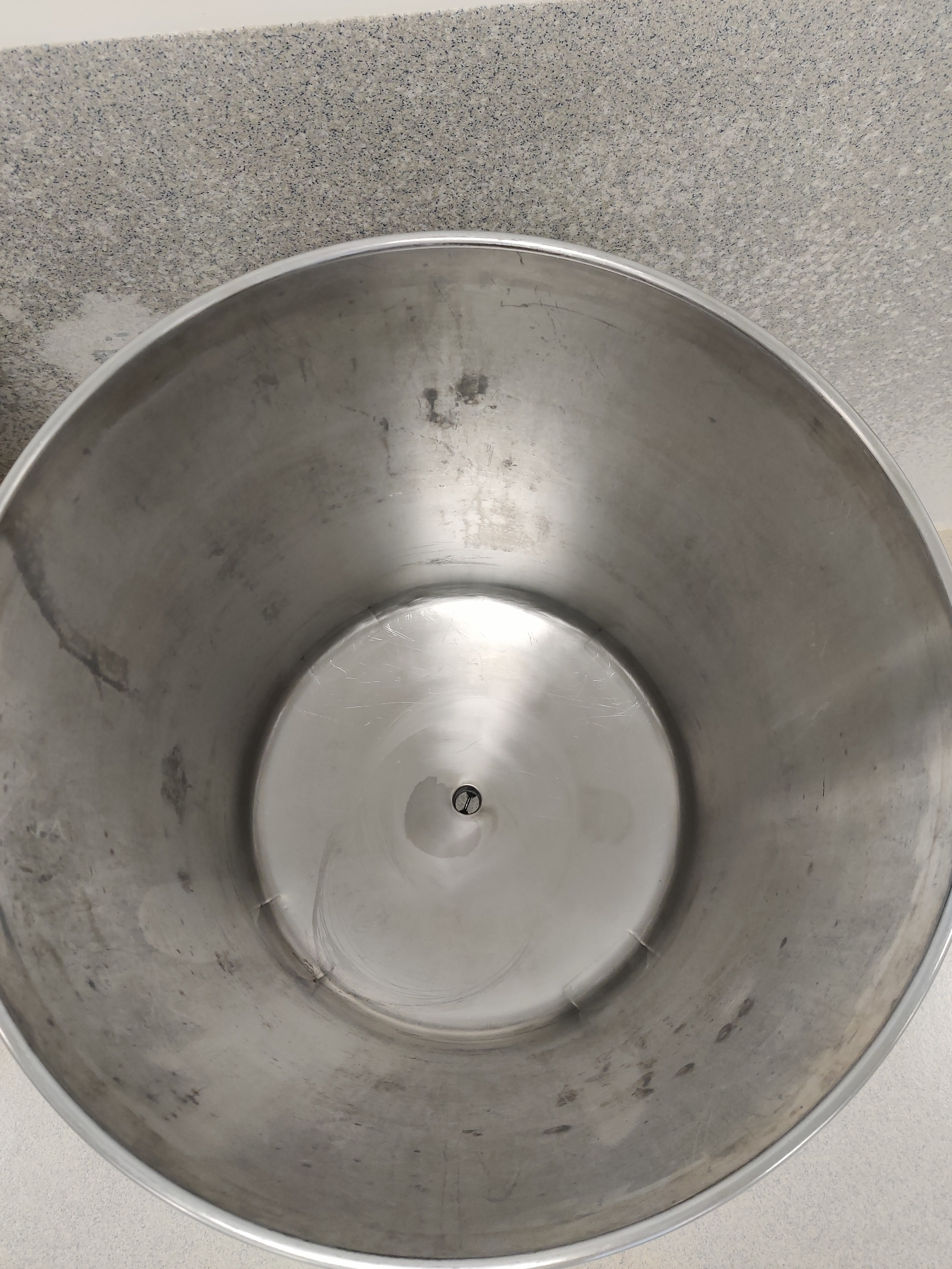 SELT / SOLD Ryðfríir tankar - 180 lítrar 3