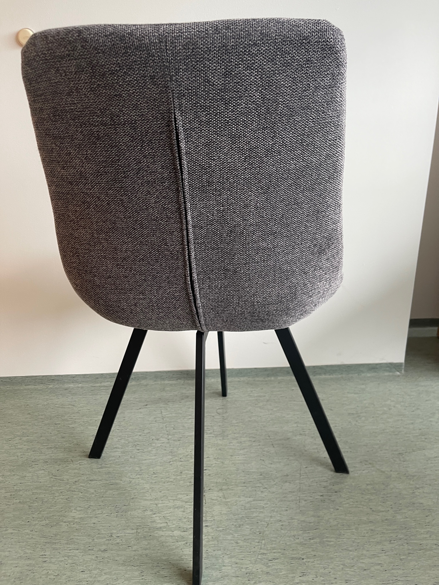 SELT / SOLD JYSK HYGUM borðstofustóll með snúningi grár/svartur - (4 stk) 6
