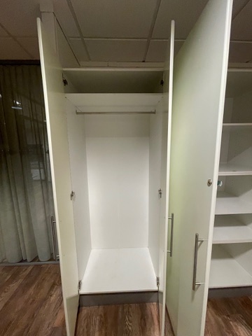 SELT / SOLD Skápainnrétting, H212 B282 sm. 3