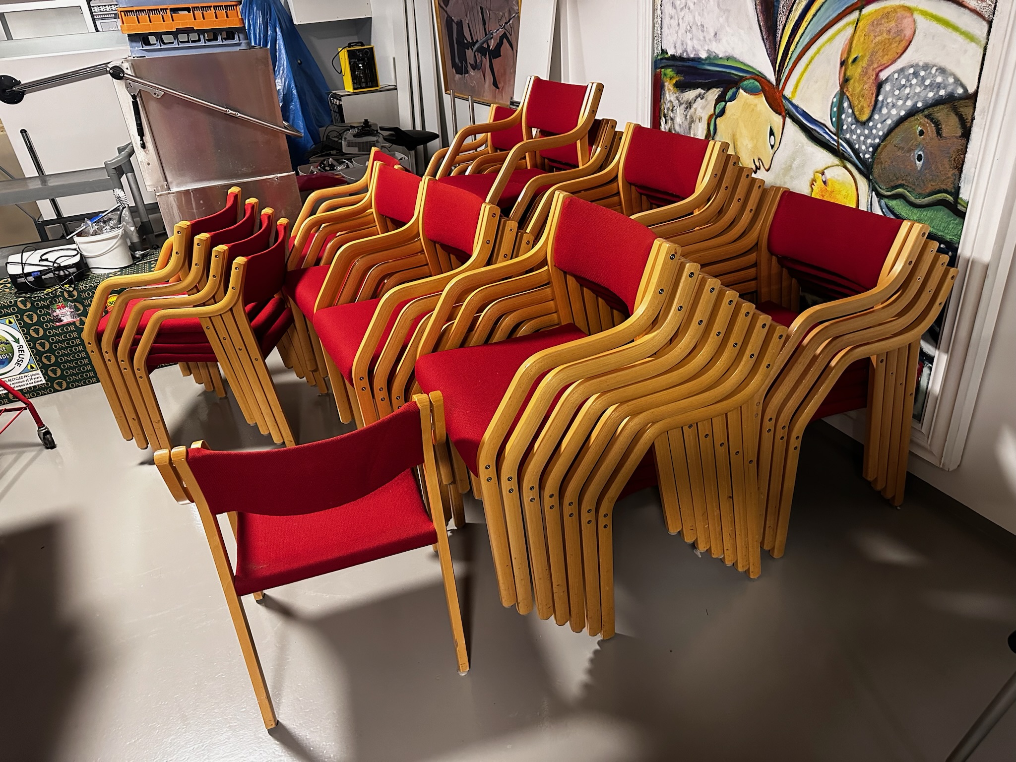 SELT / SOLD Fundarstólar, staflanlegir 6