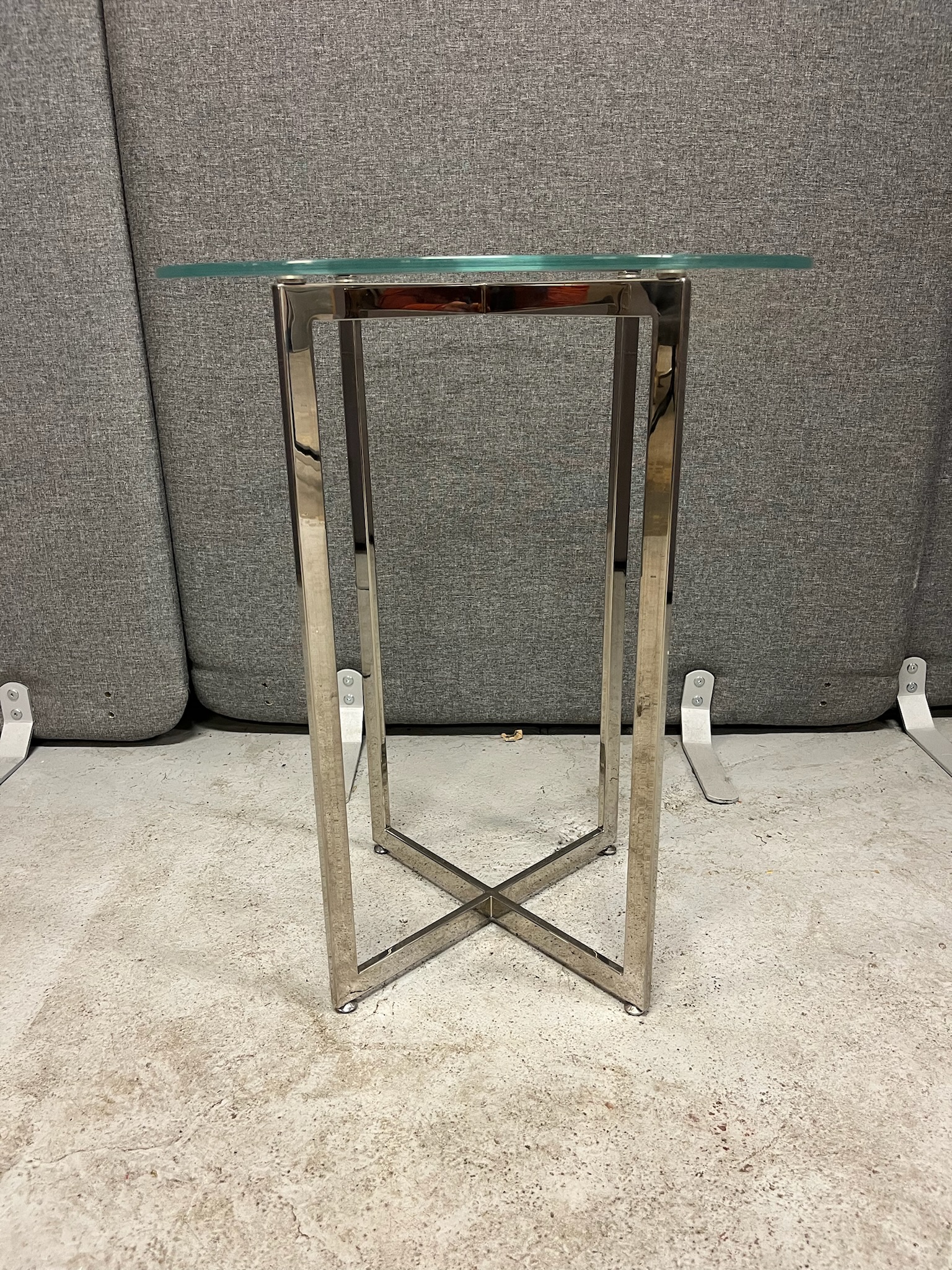 SELT / SOLD Glerhringborð, Ø50 x H62 sm.