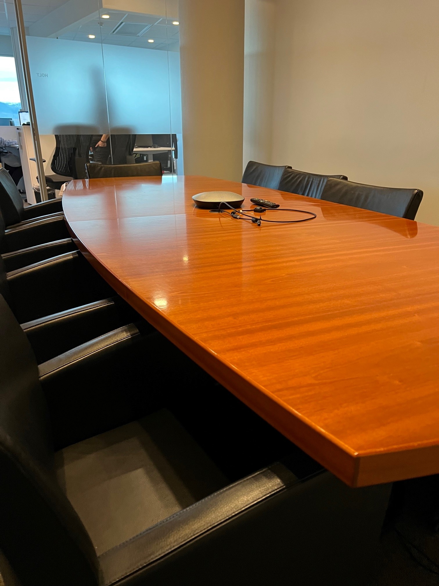 SELT / SOLD - Fundarborð 10 manna 2