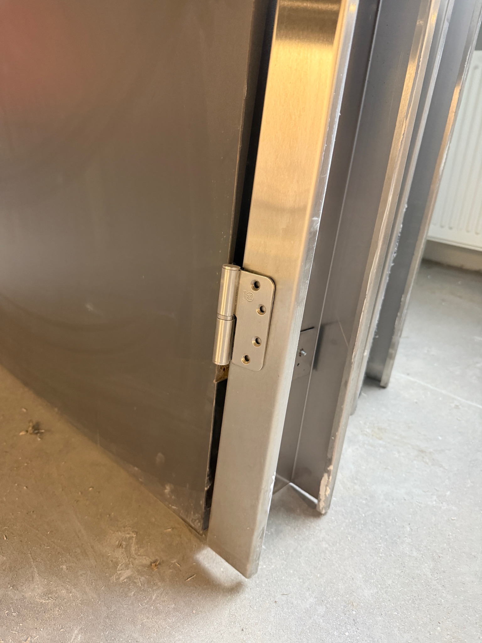 SELT / SOLD Viðarhurð í stálkarmi frá Tré-x H221xB112sm. 6