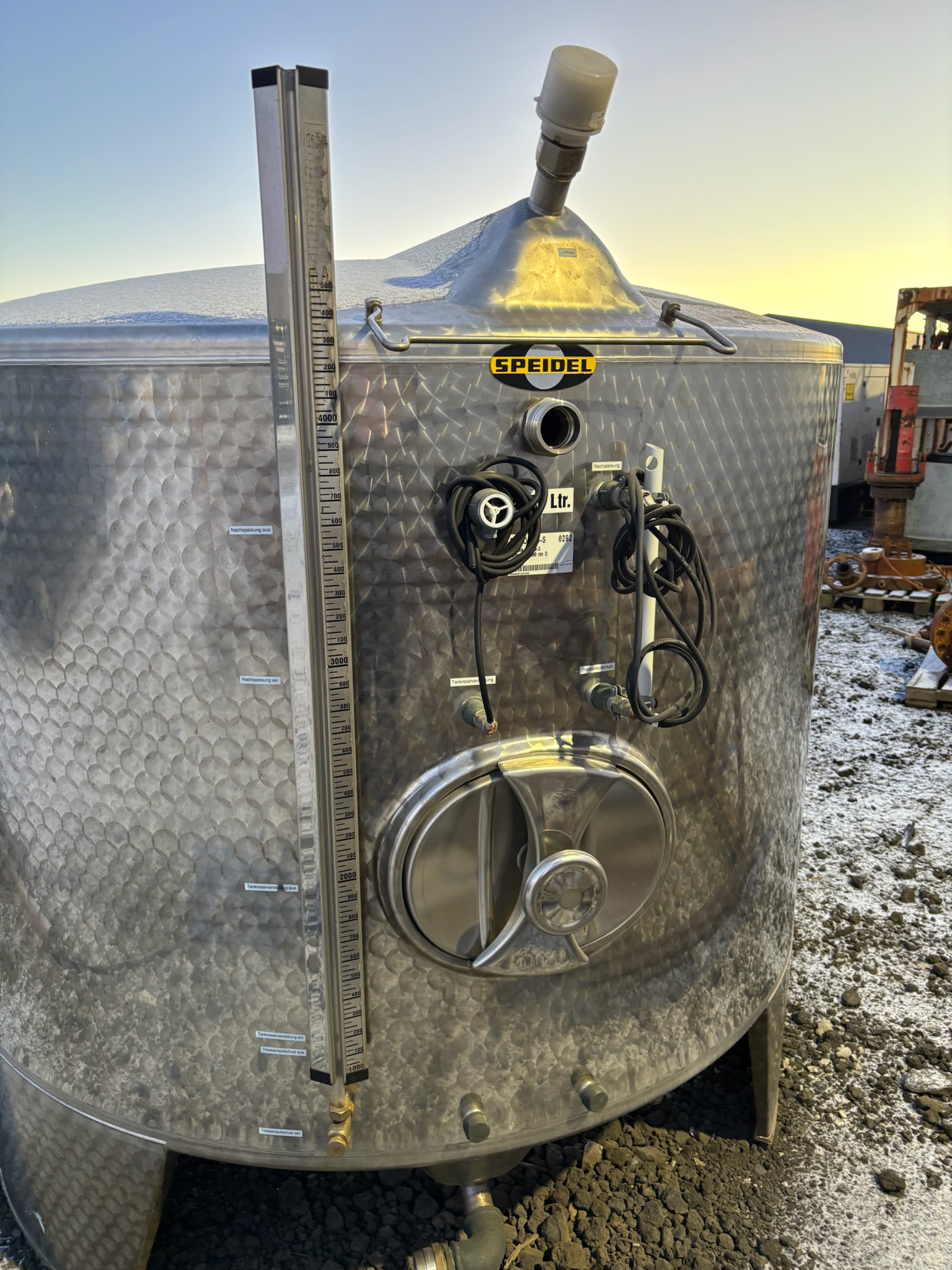 SELT / SOLD - Speidel vatnstankur, 4600ltr. 2