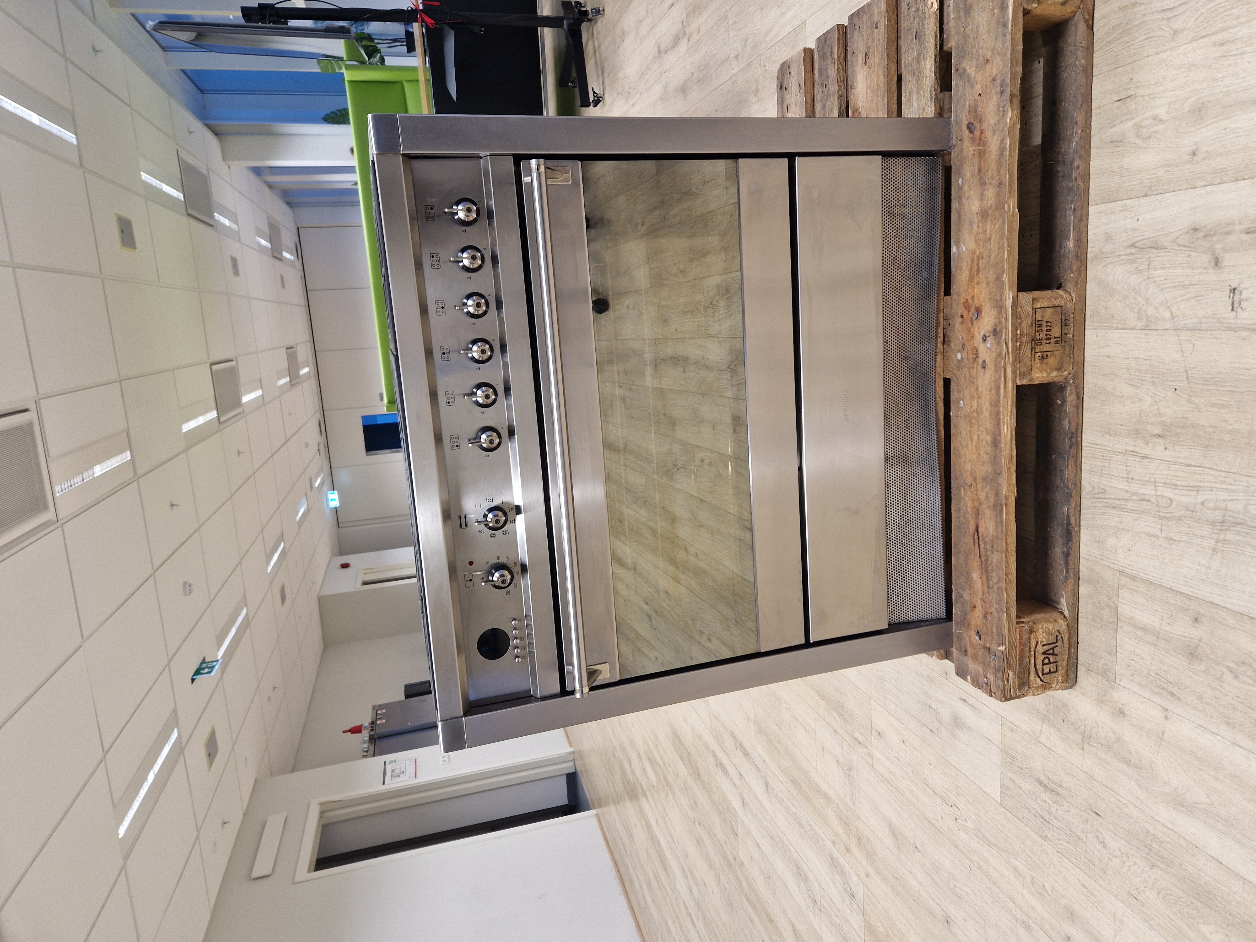 SELT / SOLD Glæsileg SMEG Gaseldavél - Eirvík 6 brennarar - Breidd 90 sm. 4