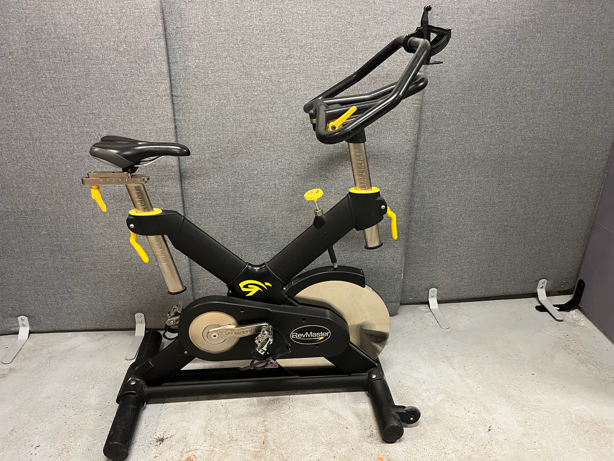 SELT / SOLD RevMaster þrekhjól / spinninghjól