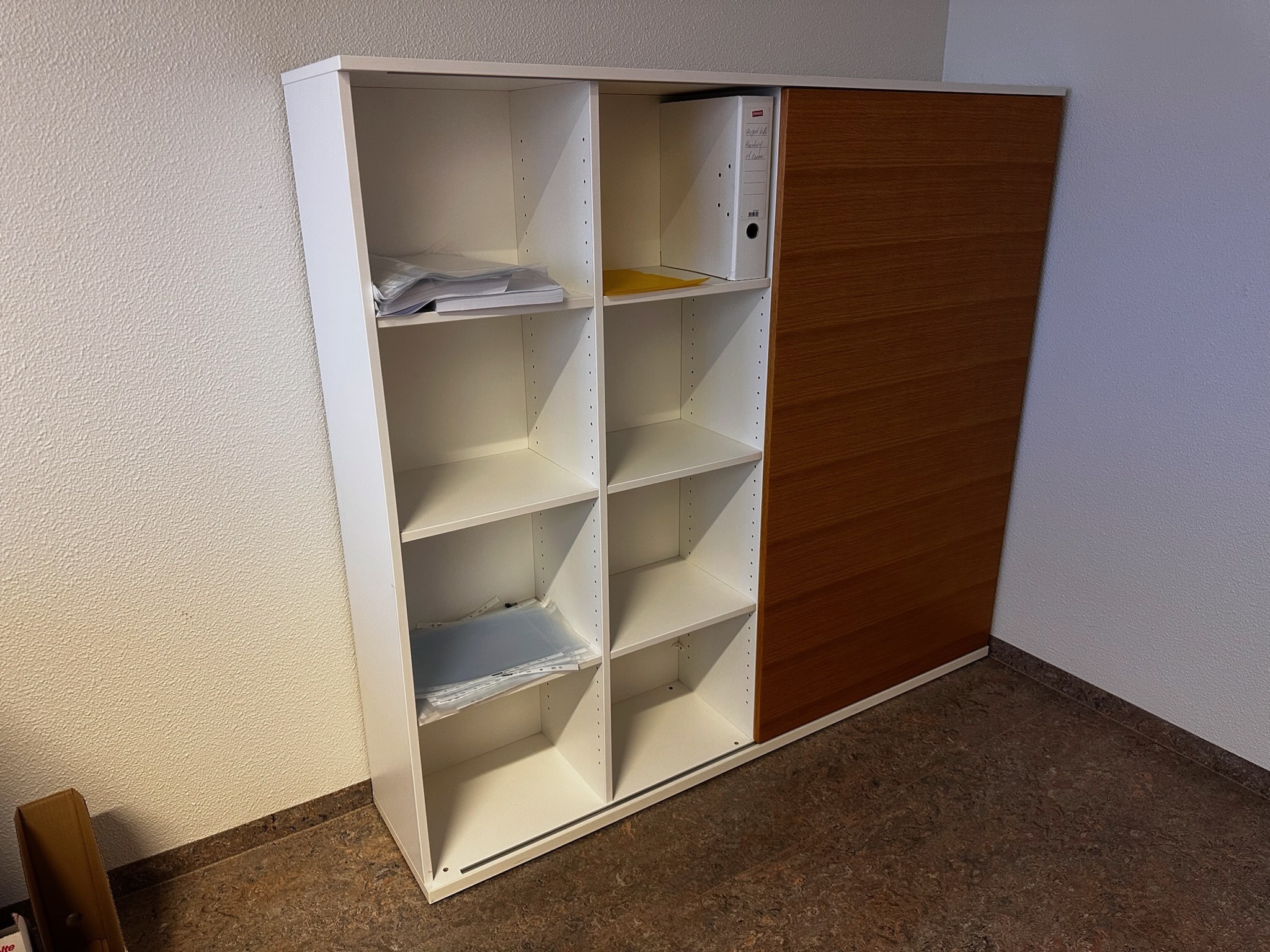 SELT / SOLD IKEA skápur með rennihurðum, L162 x B35 x H143 sm.