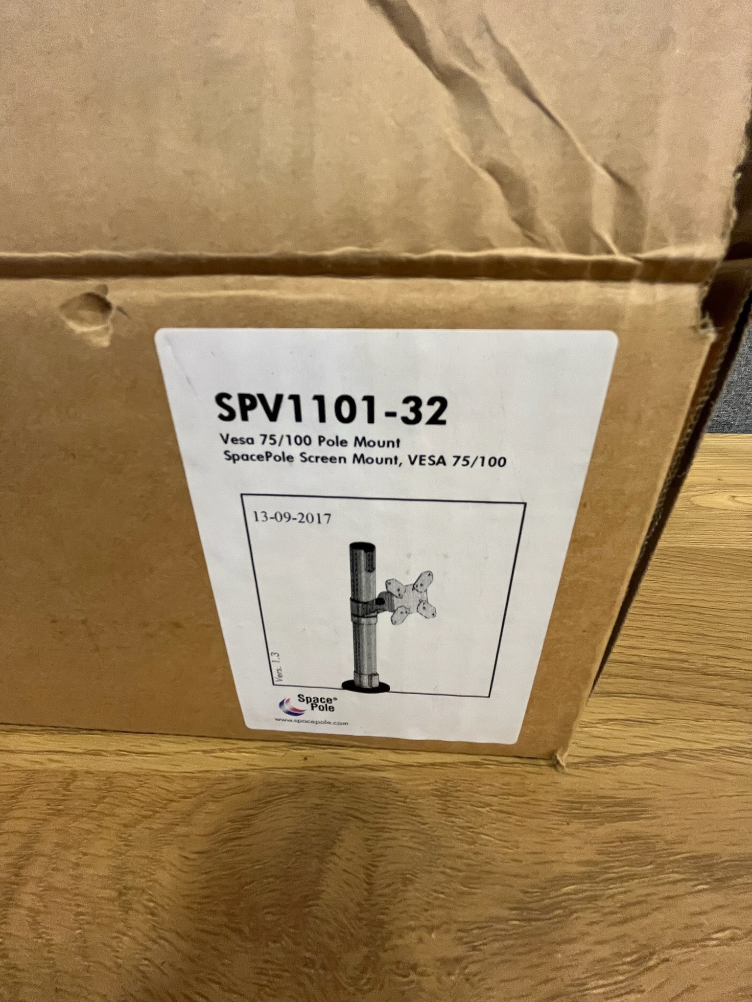 SELT / SOLD SpacePole skjástandur, ónotað 2