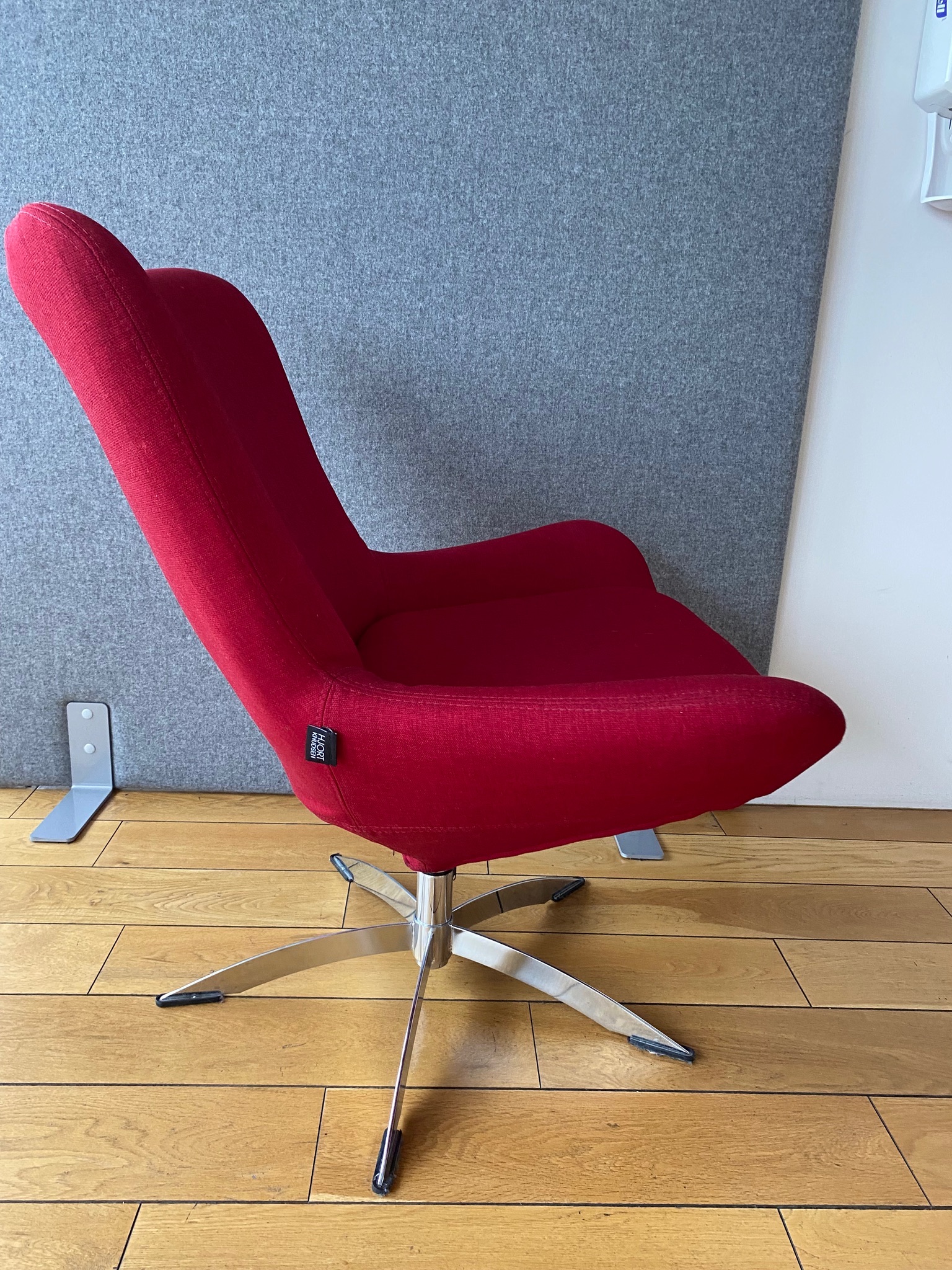 SELT / SOLD Hjort Knudsen hönnunarstóll rauður 2