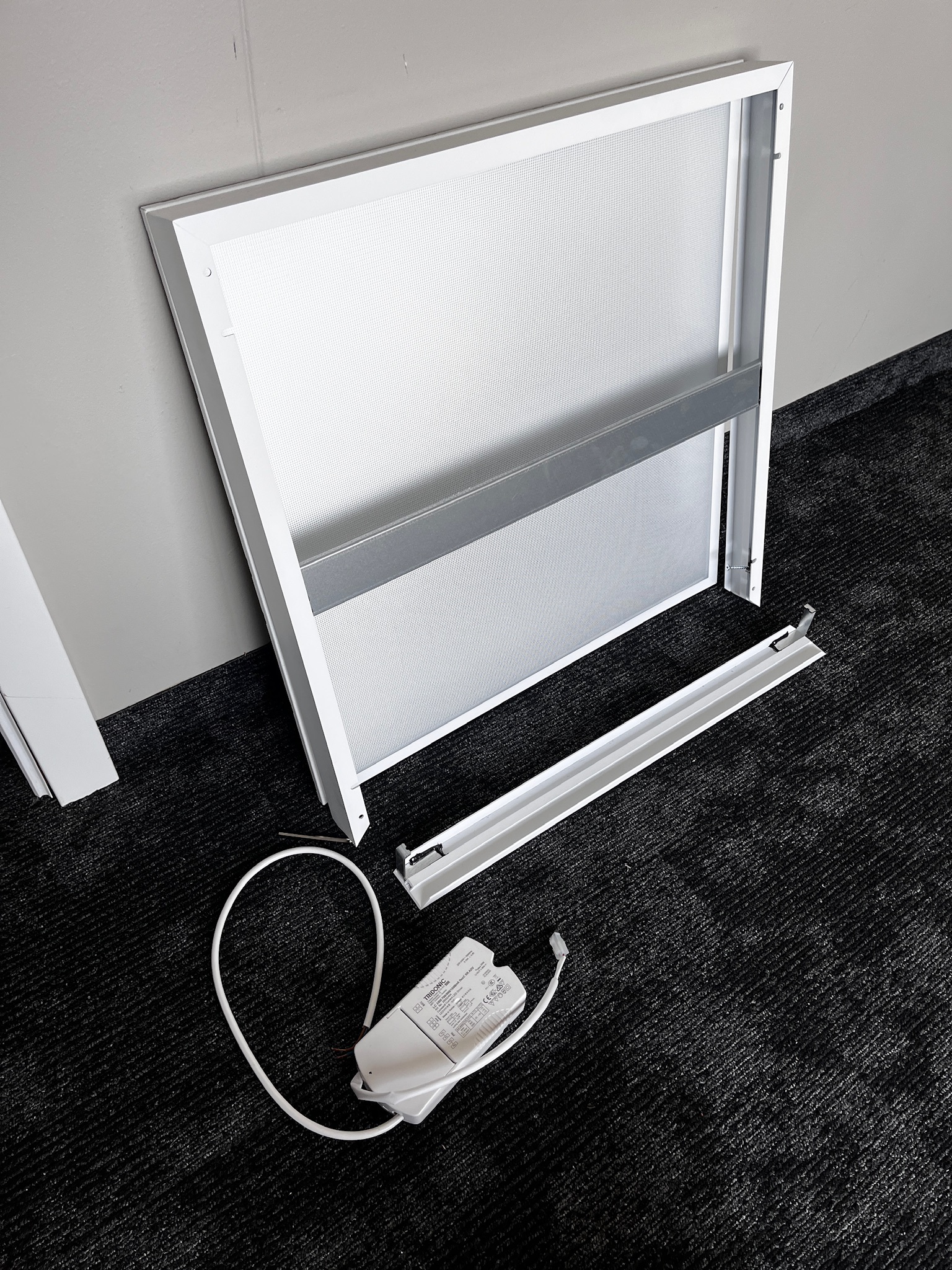 SELT / SOLD LED loftljós 60x60 5