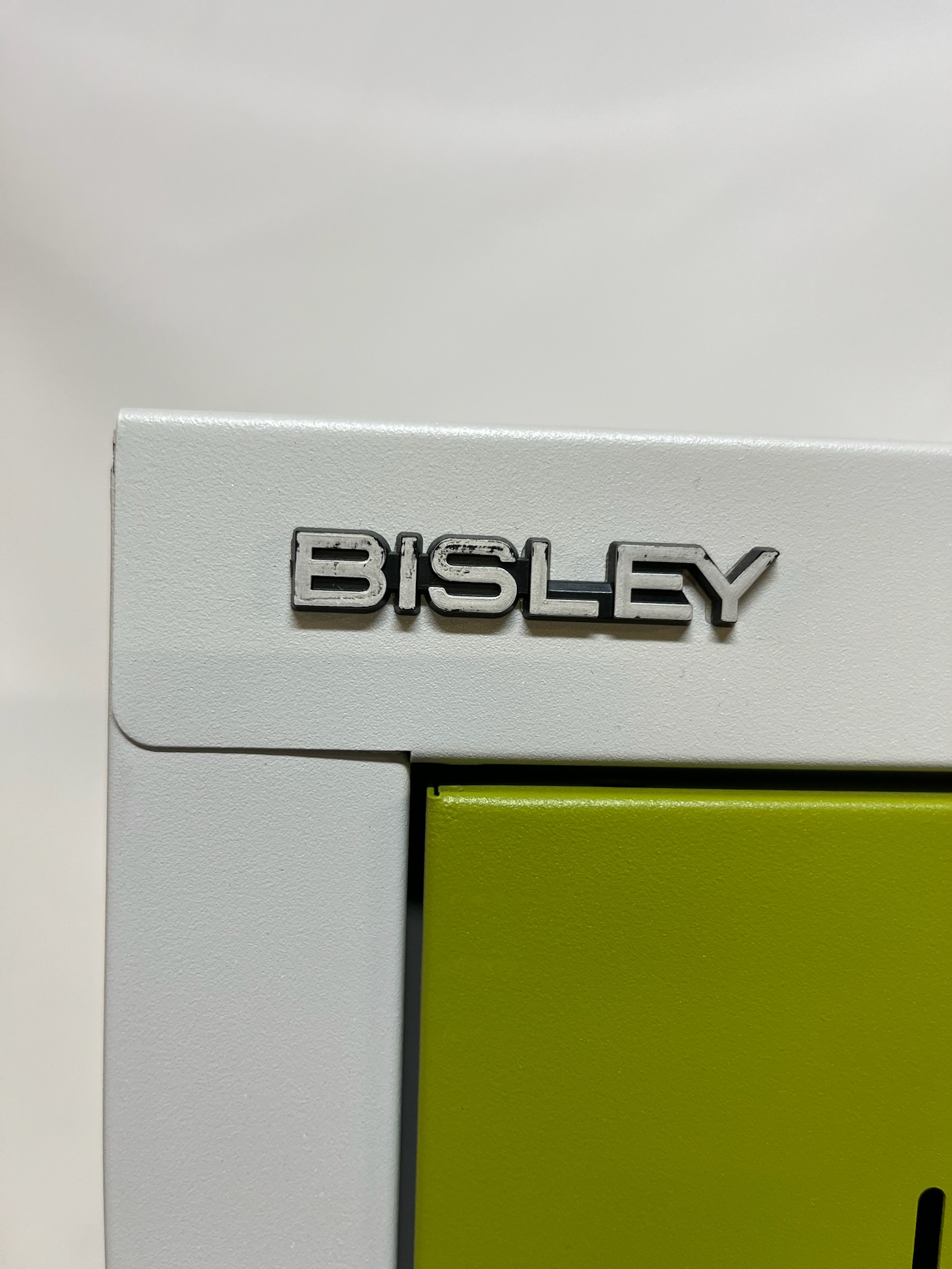SELT / SOLD Bisley starfsmannskápur, 3 bil, H181xB270xD50sm. 8