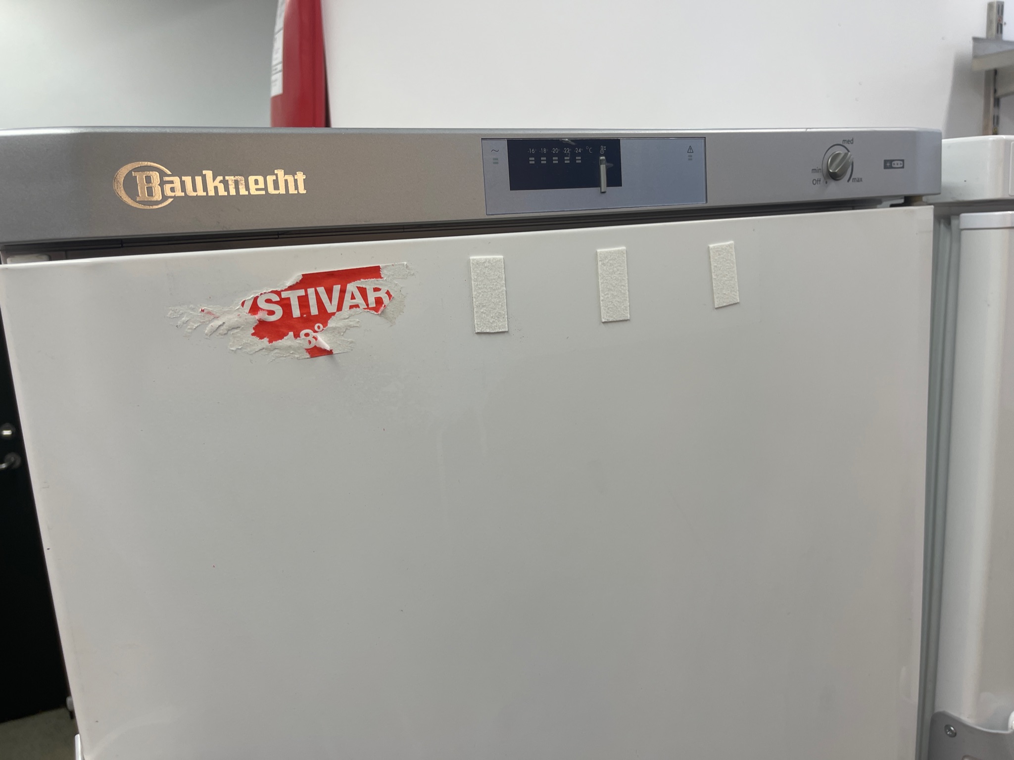 SELT - Bauknecht frystir 235L 10