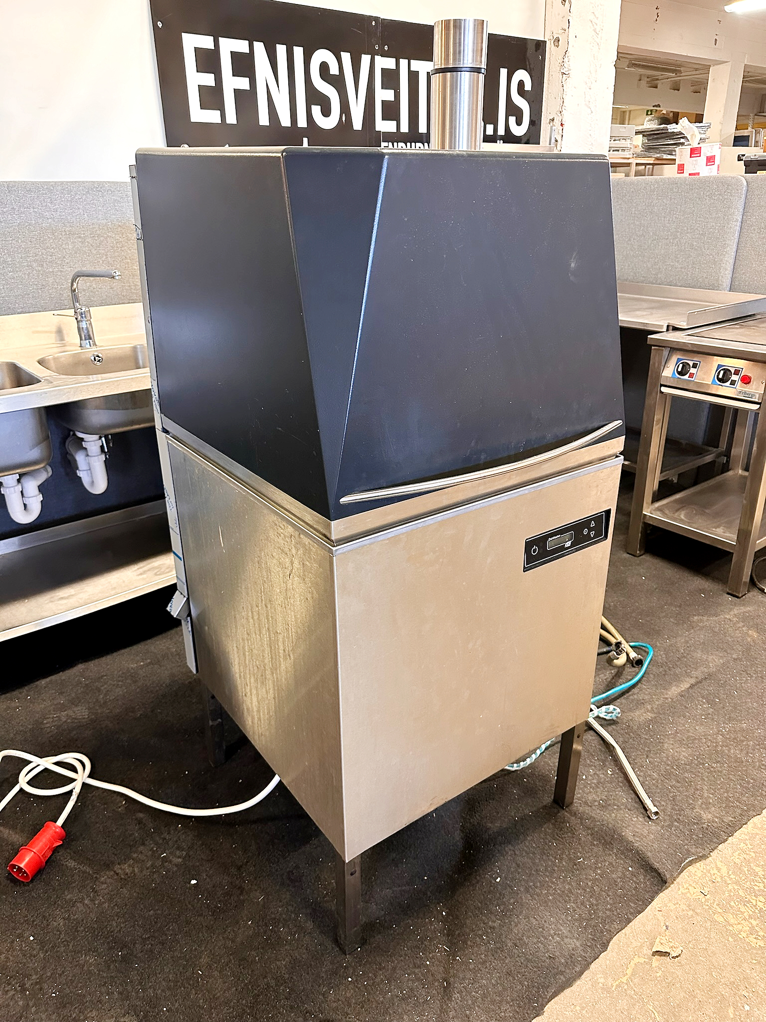 SELT / SOLD Ken húddvél, model: DW 410 (2016)