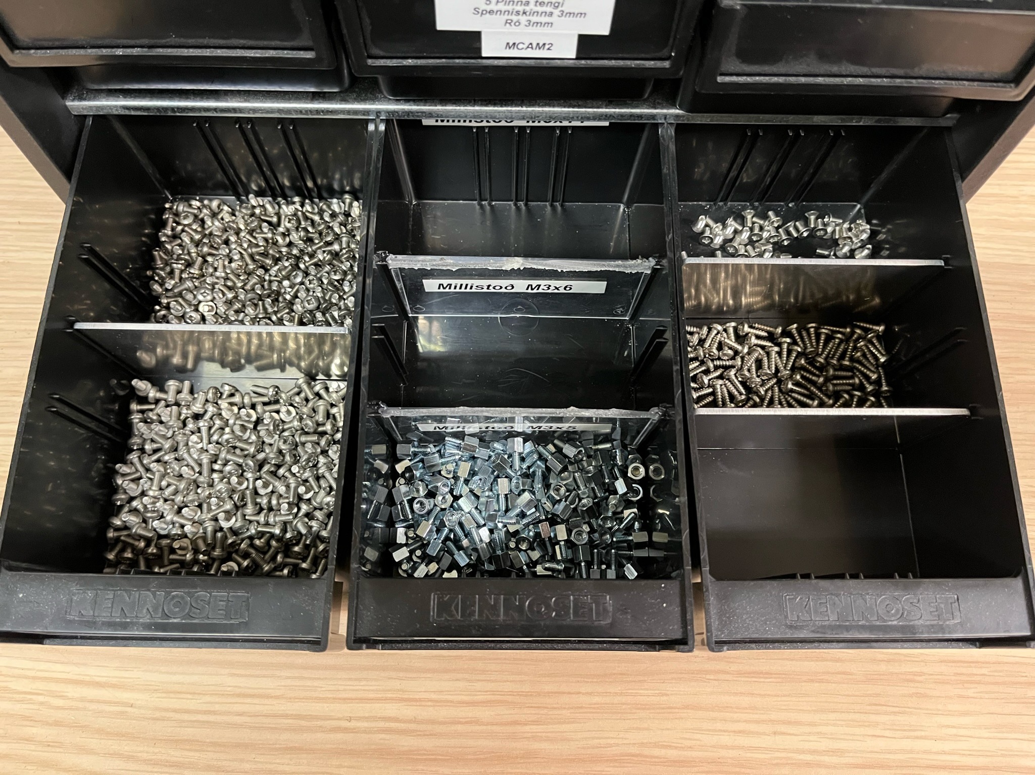 SELT / SOLD Skrúfubakkar 2