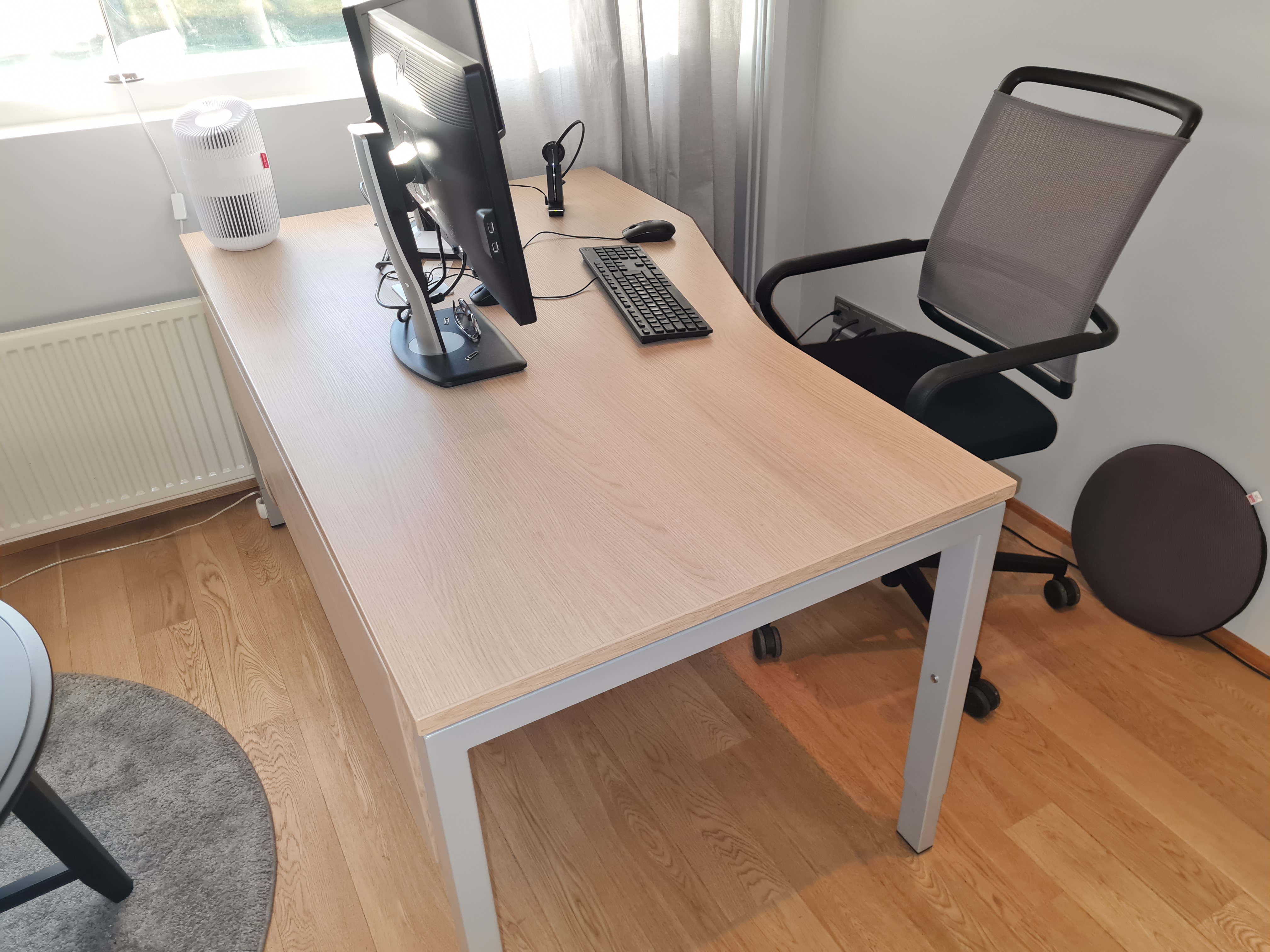 SELT / SOLD Vönduð þýsk skrifborð - ekki rafmagns 3