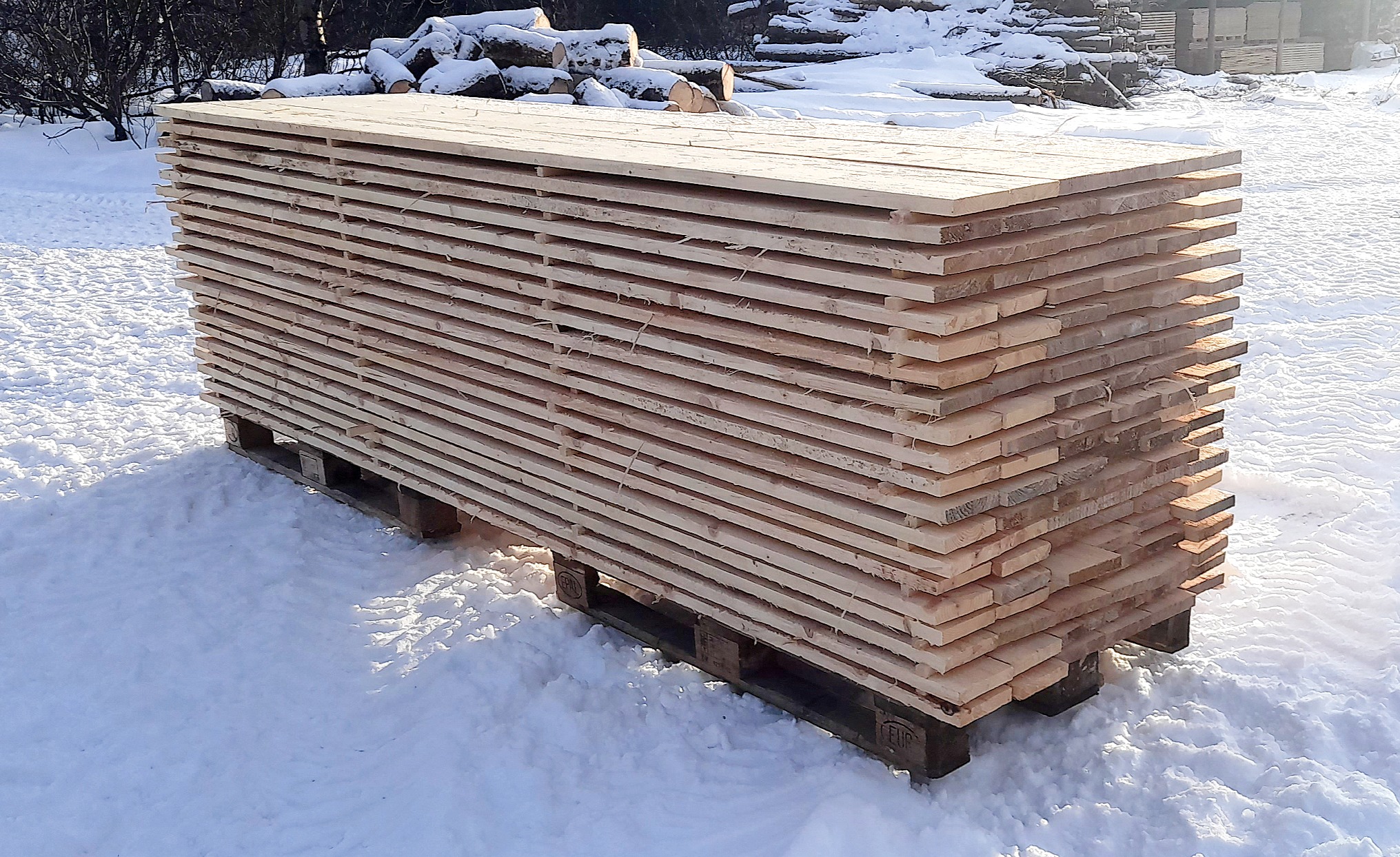 SELT / SOLD - Íslenskt timbur og handverk - bandsagað greni - 25x125x3000 4