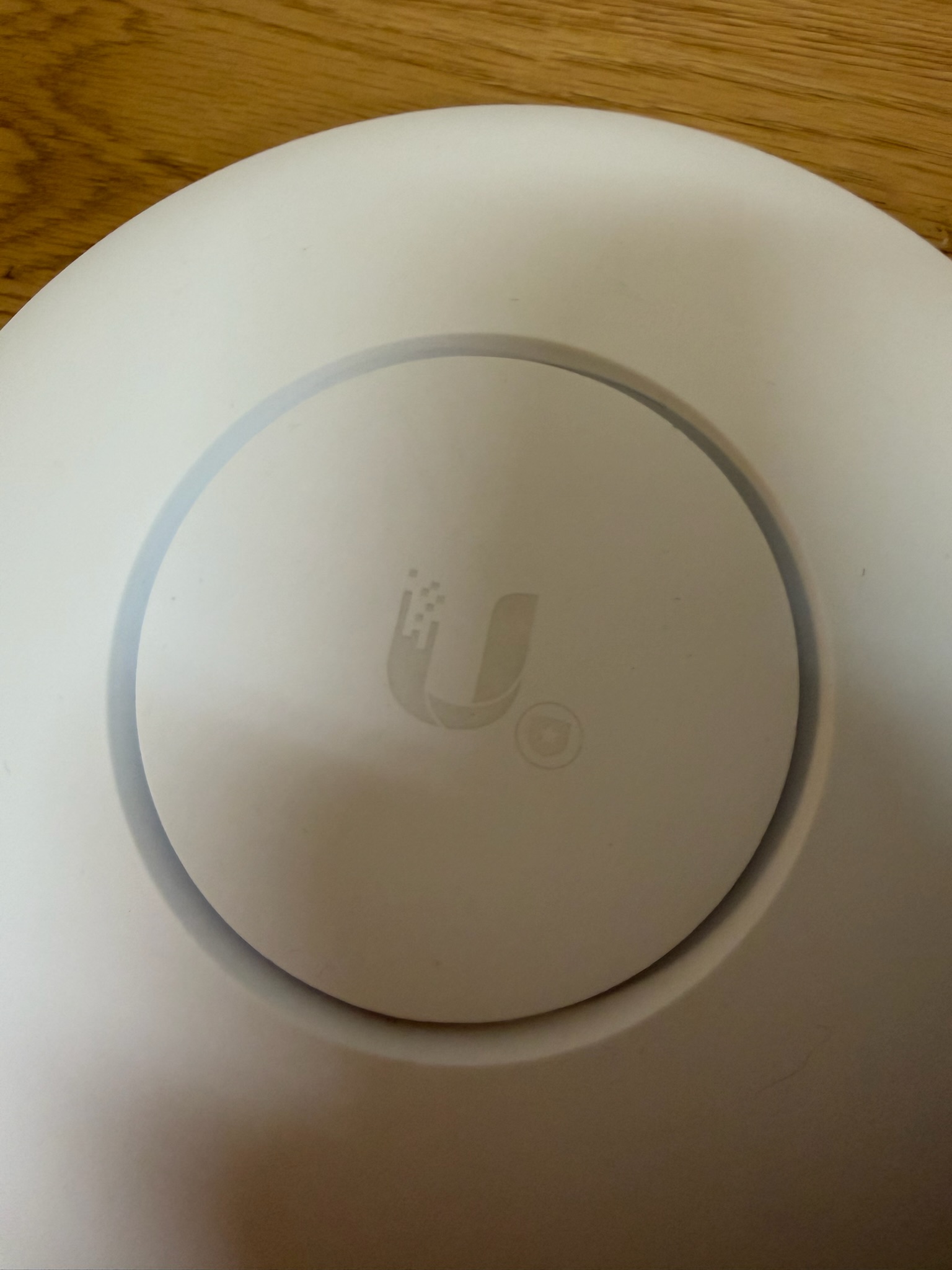 SELT / SOLD UniFi þráðlaus aðgangspunktur frá Ofar 4
