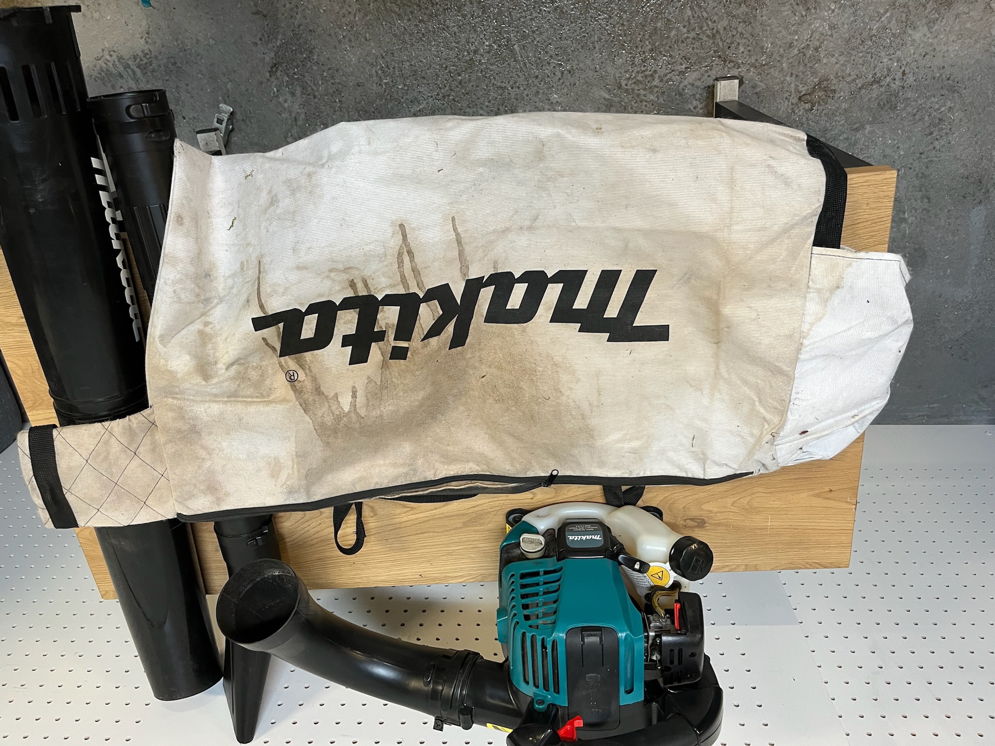 SELT / SOLD Makita EH025EU7 blásari 6