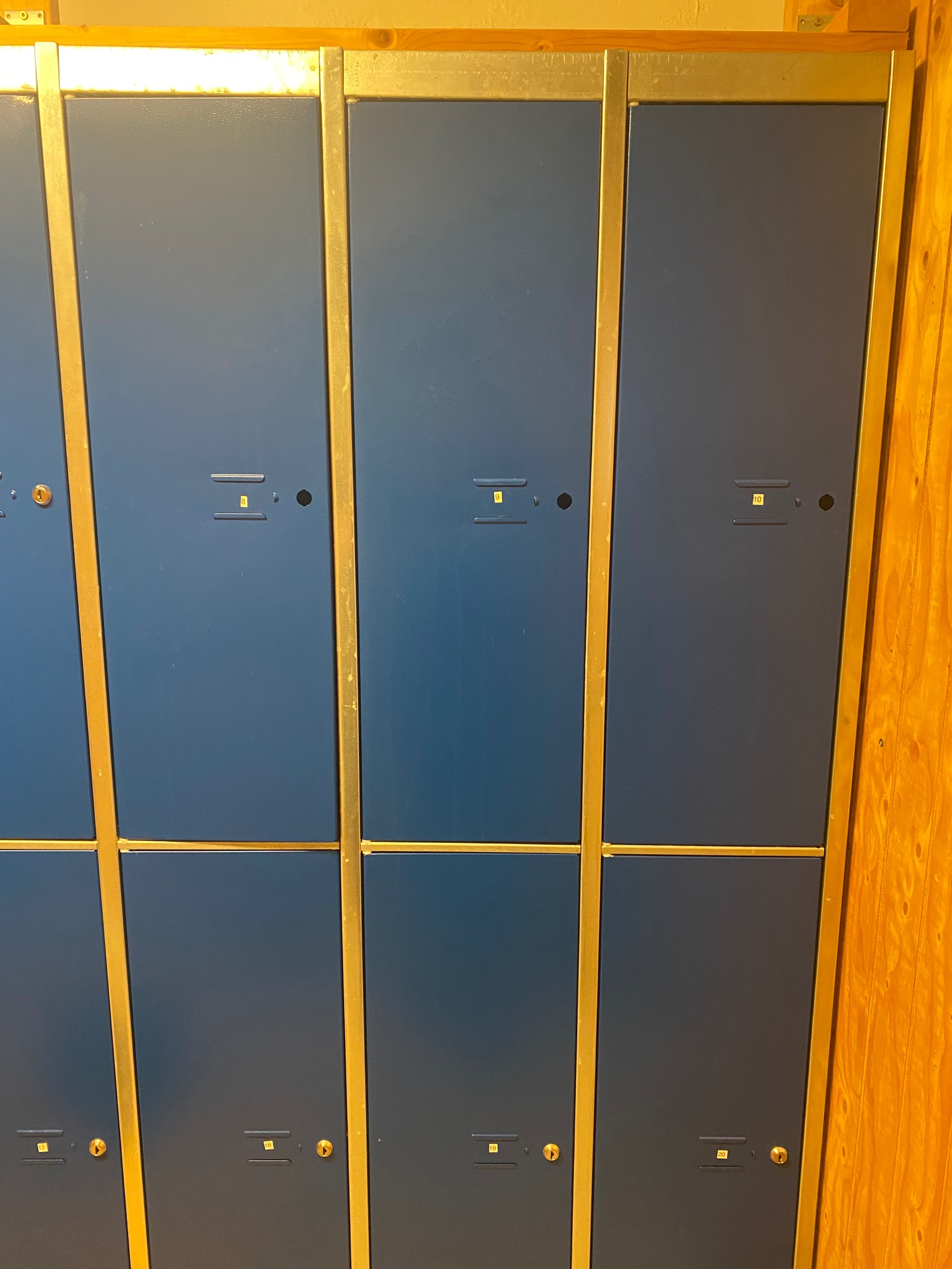 SELT / SOLD Starfsmannaskápar 2