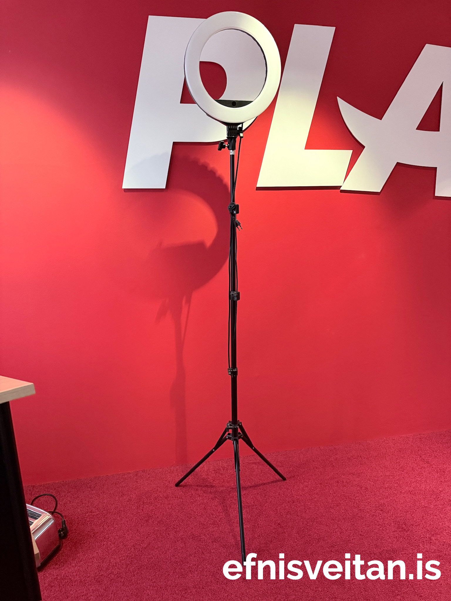 SELT / SOLD XQ LED Ljósahringur á þrífæti 45 cm (18") - PLAY