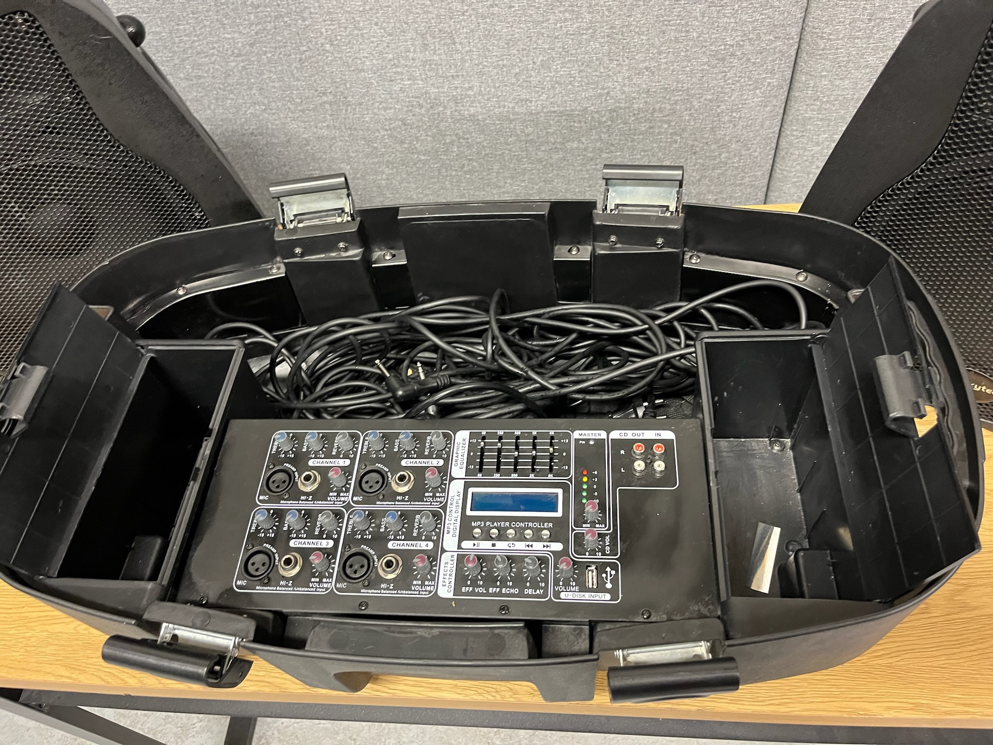 SELT / SOLD Skytec hljóðkerfi - mixer 4